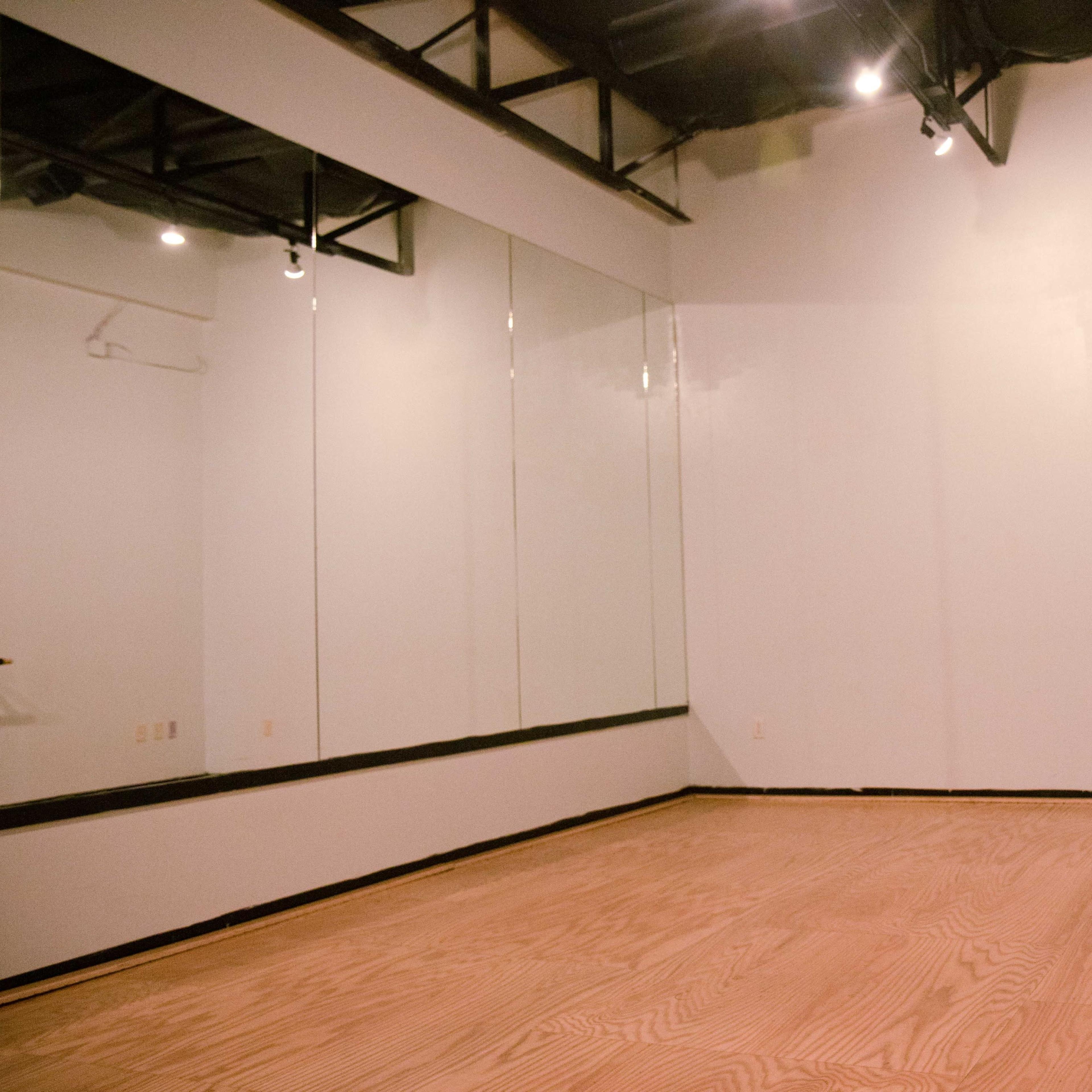 Small Dance (Ballet Barre) / Rehearsal Studio Image in Dallas, Dallas, TX