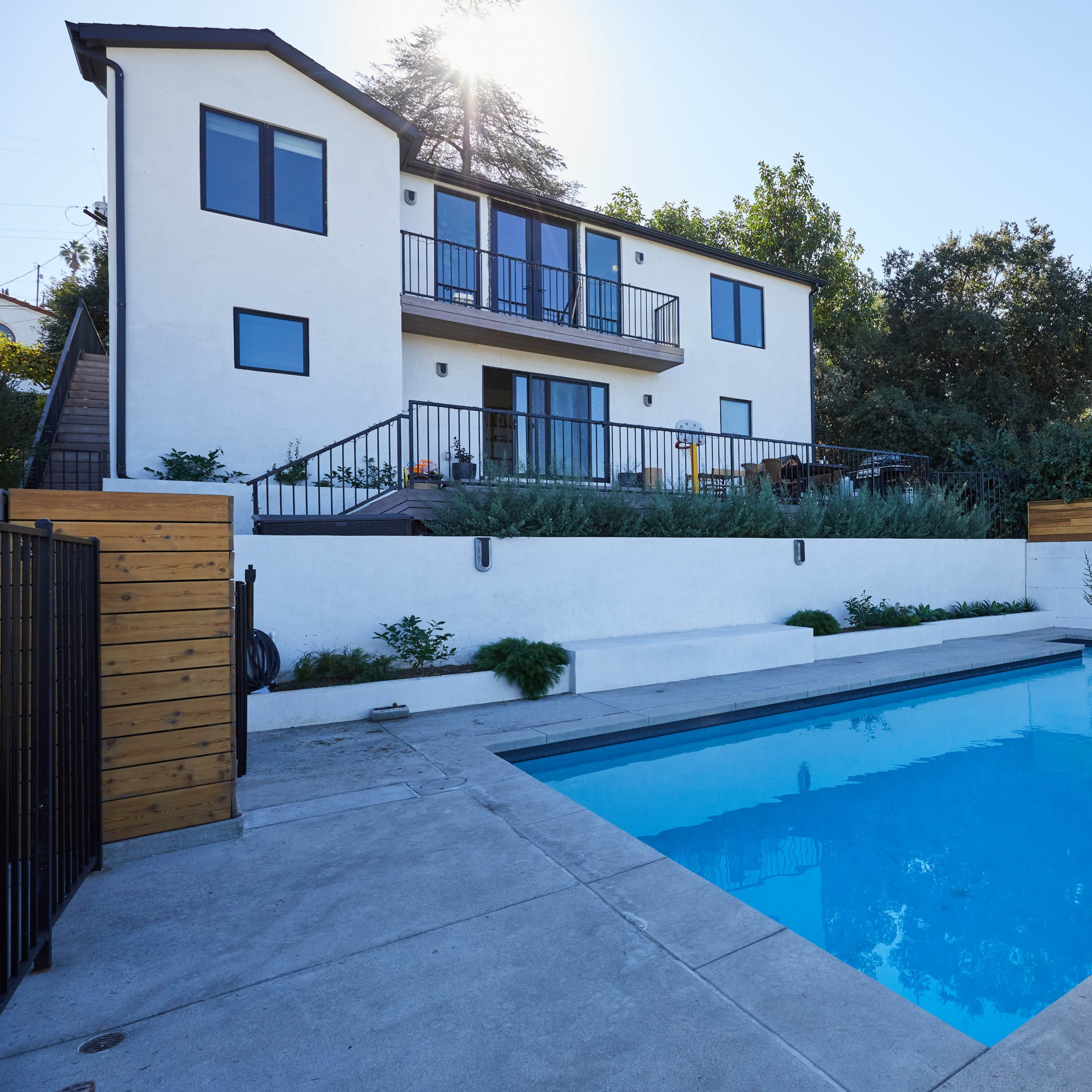 Modern Mid Century Home with View and Pool Image in Adams Hill, Glendale, CA