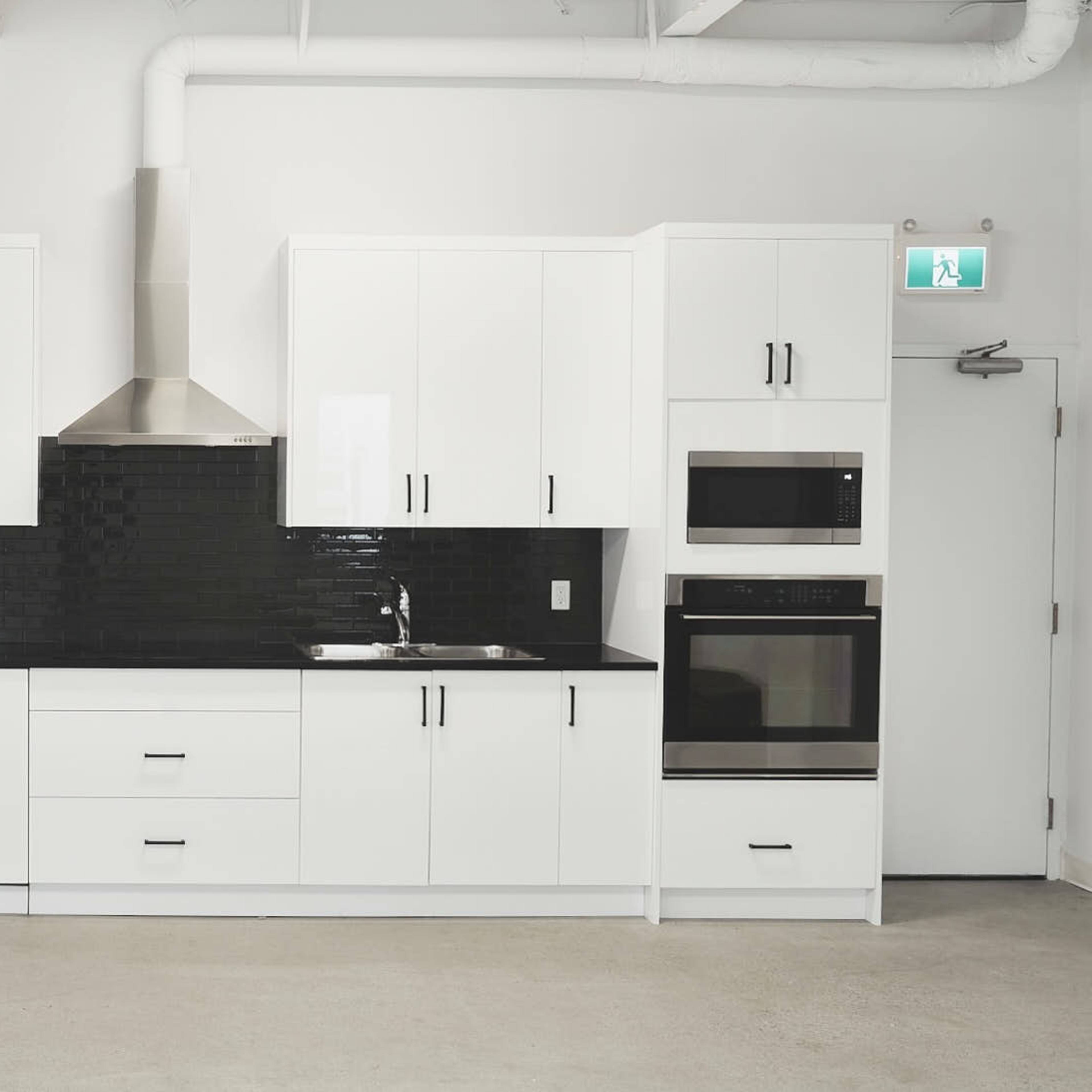 Modern studio in Calgary Downtown Image in Beltline, Calgary, AB