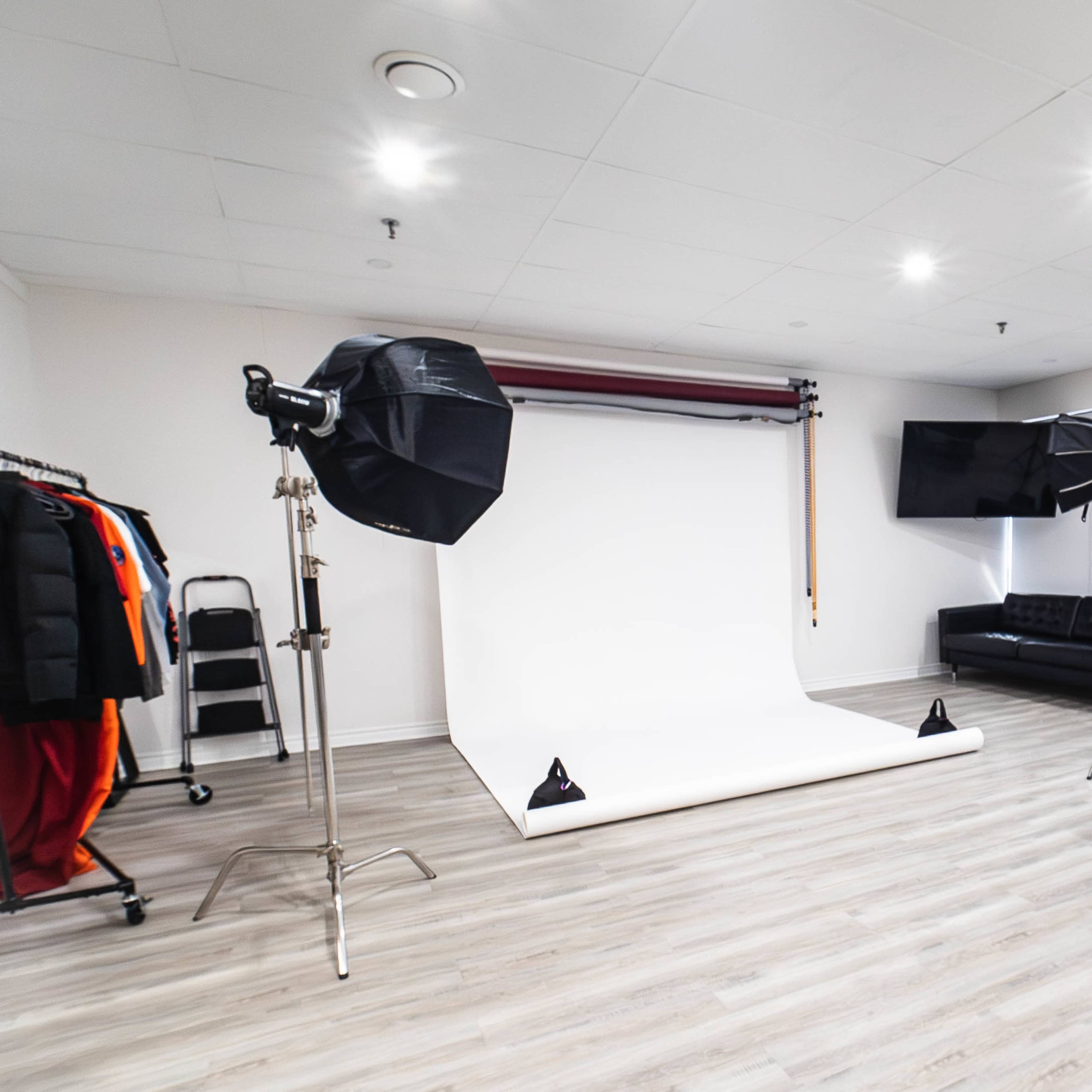 Open Concept Photo Studio Image in Markham, Markham, ON