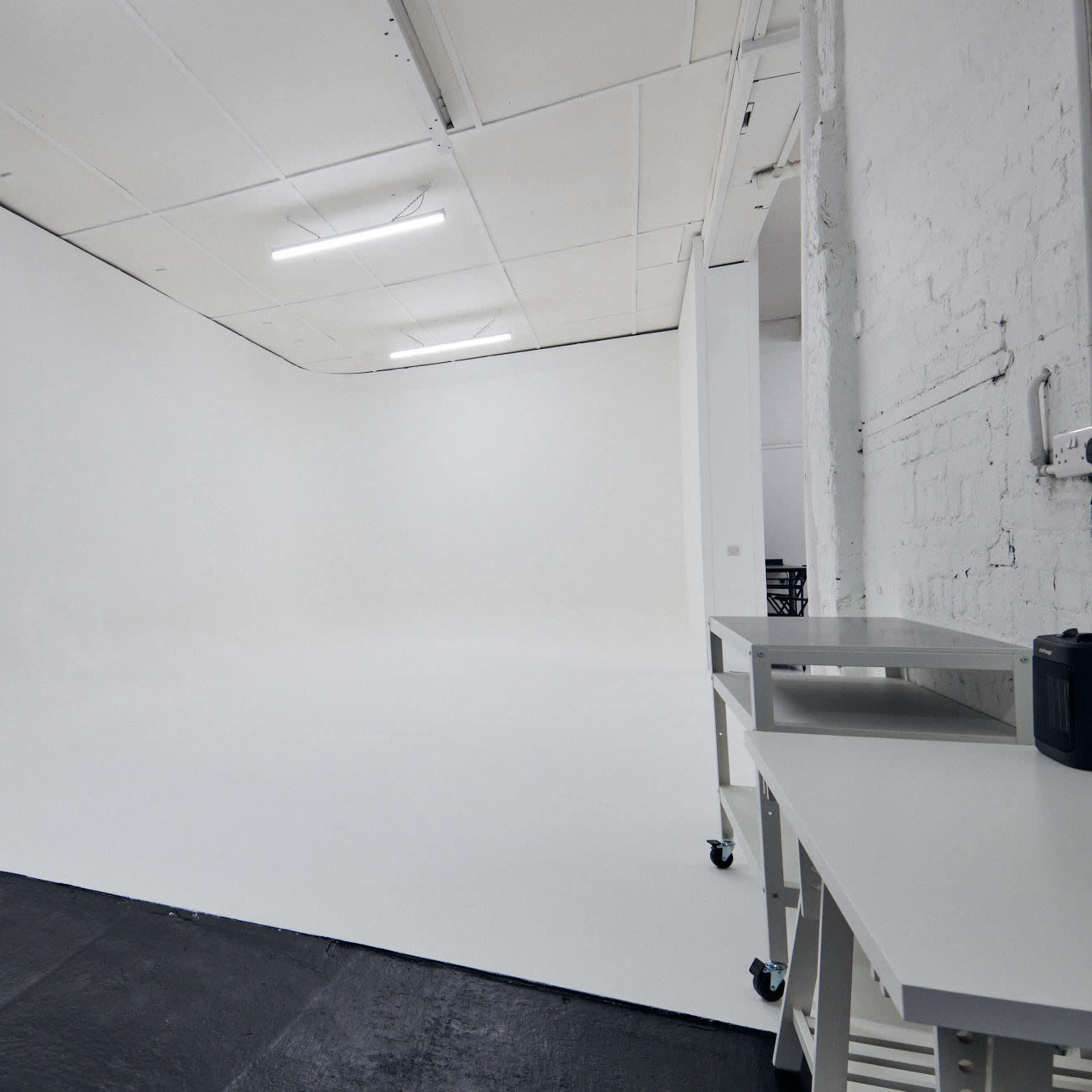 Infinity cove photography studio Glasgow Image in Kinning Park, Glasgow, Scotland