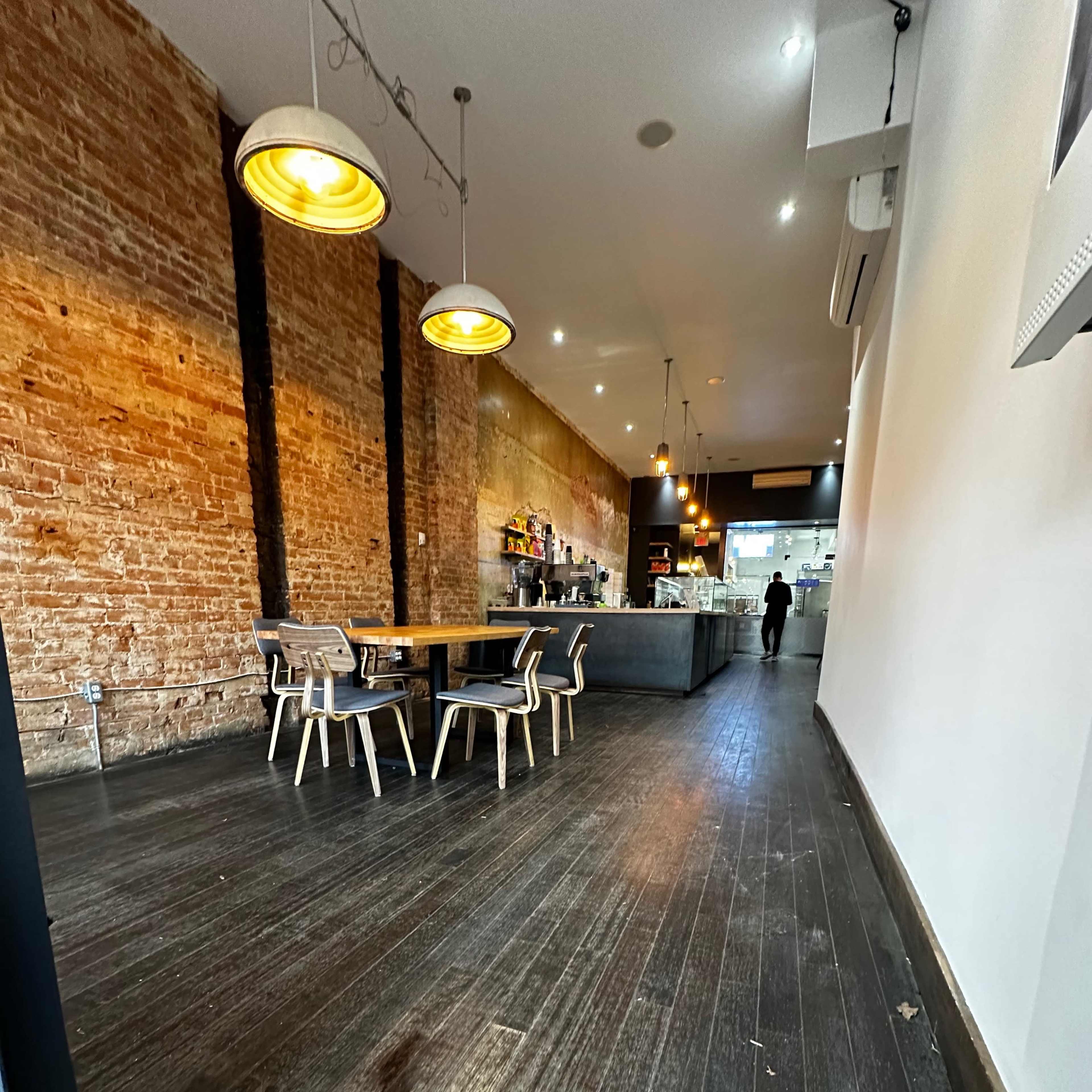 Downtown 1000sqft rustic Space with high ceilings, brick walls and cozy atmosphere Image in Toronto, Toronto, ON