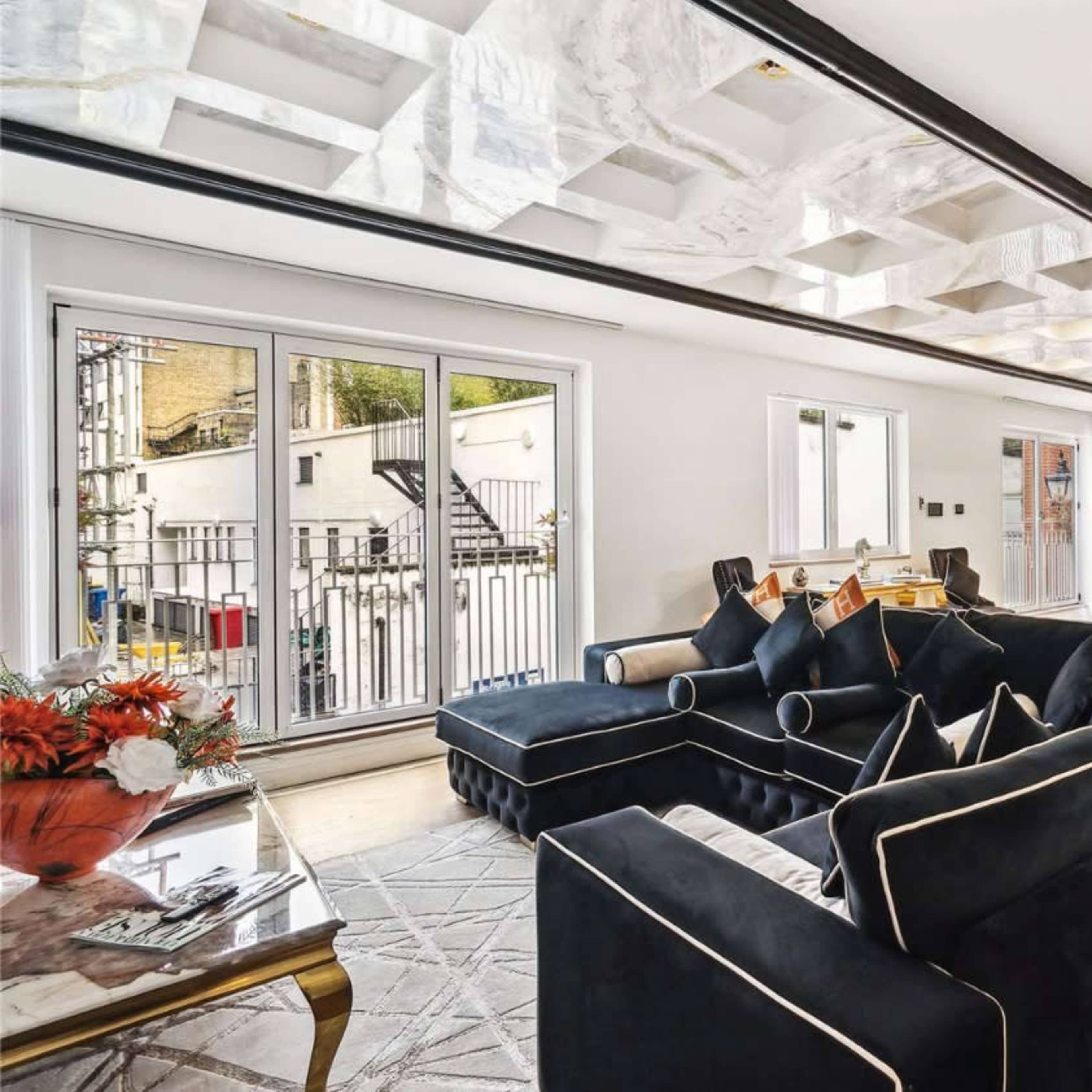 Luxury Versace & Hermes Luxury House Image in Knightsbridge, London, England