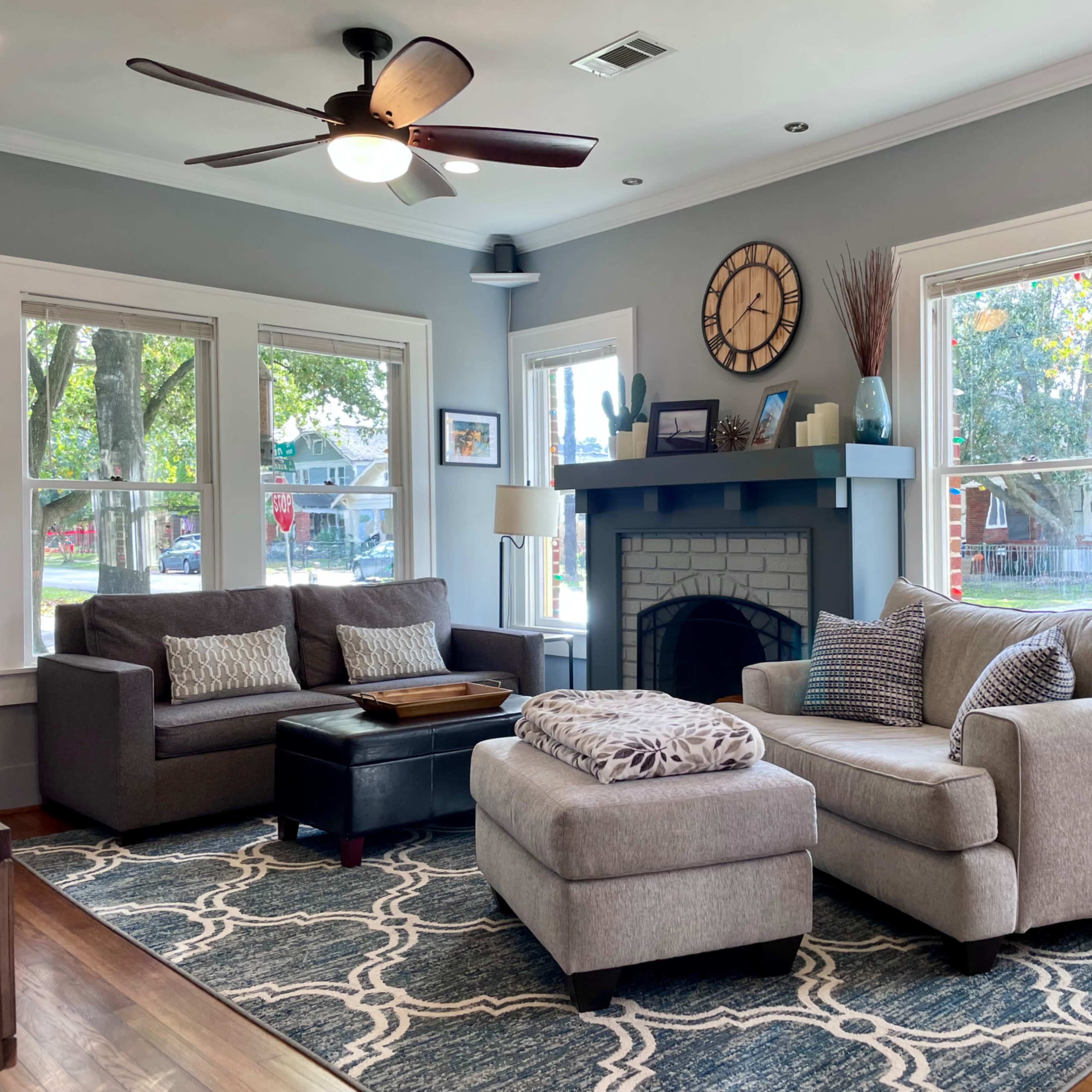 Cozy 100yr old bungalow in quaint neighborhood Image in Woodland Heights, Houston, TX