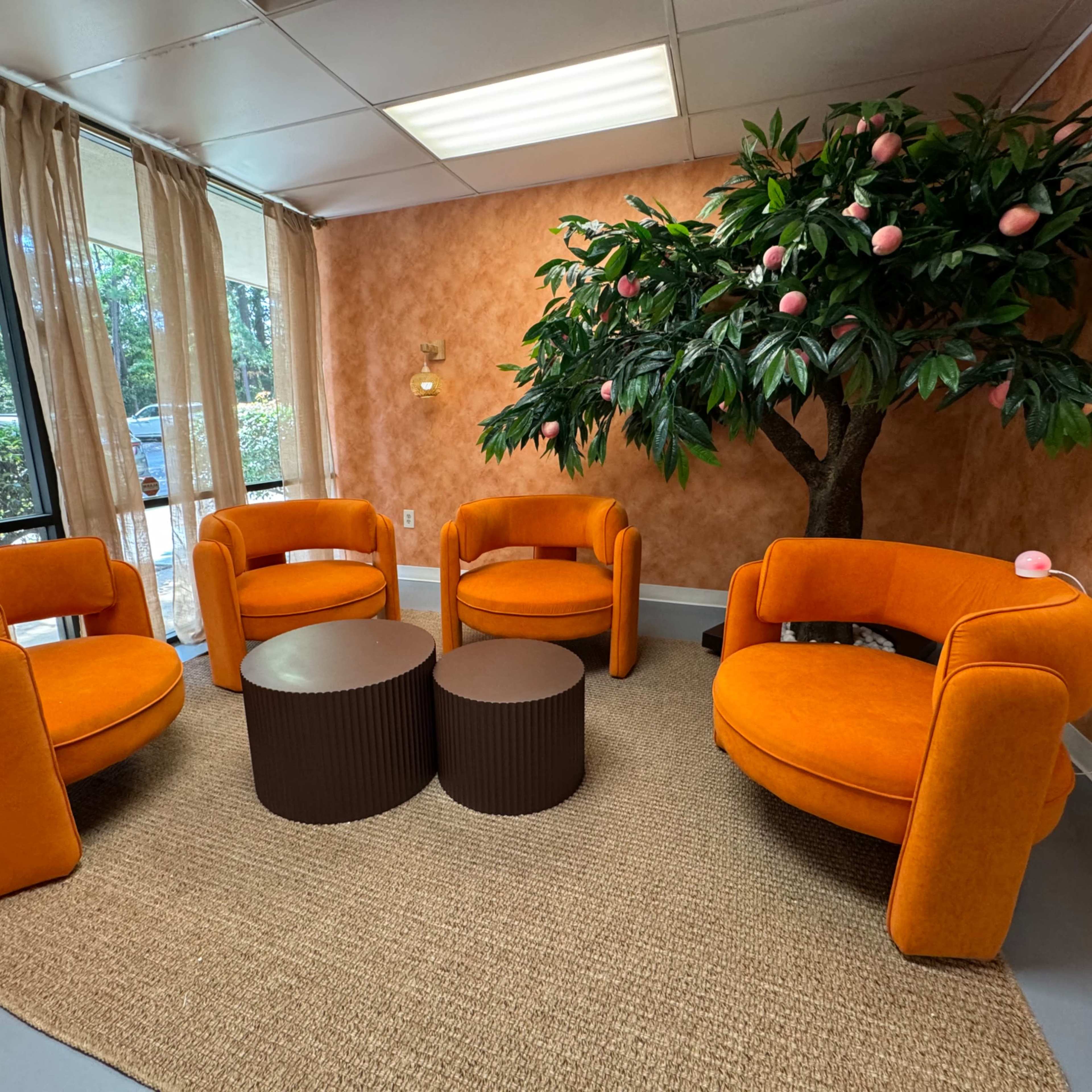 Peachtree Themed Lounge Image in Chamblee, Atlanta, GA
