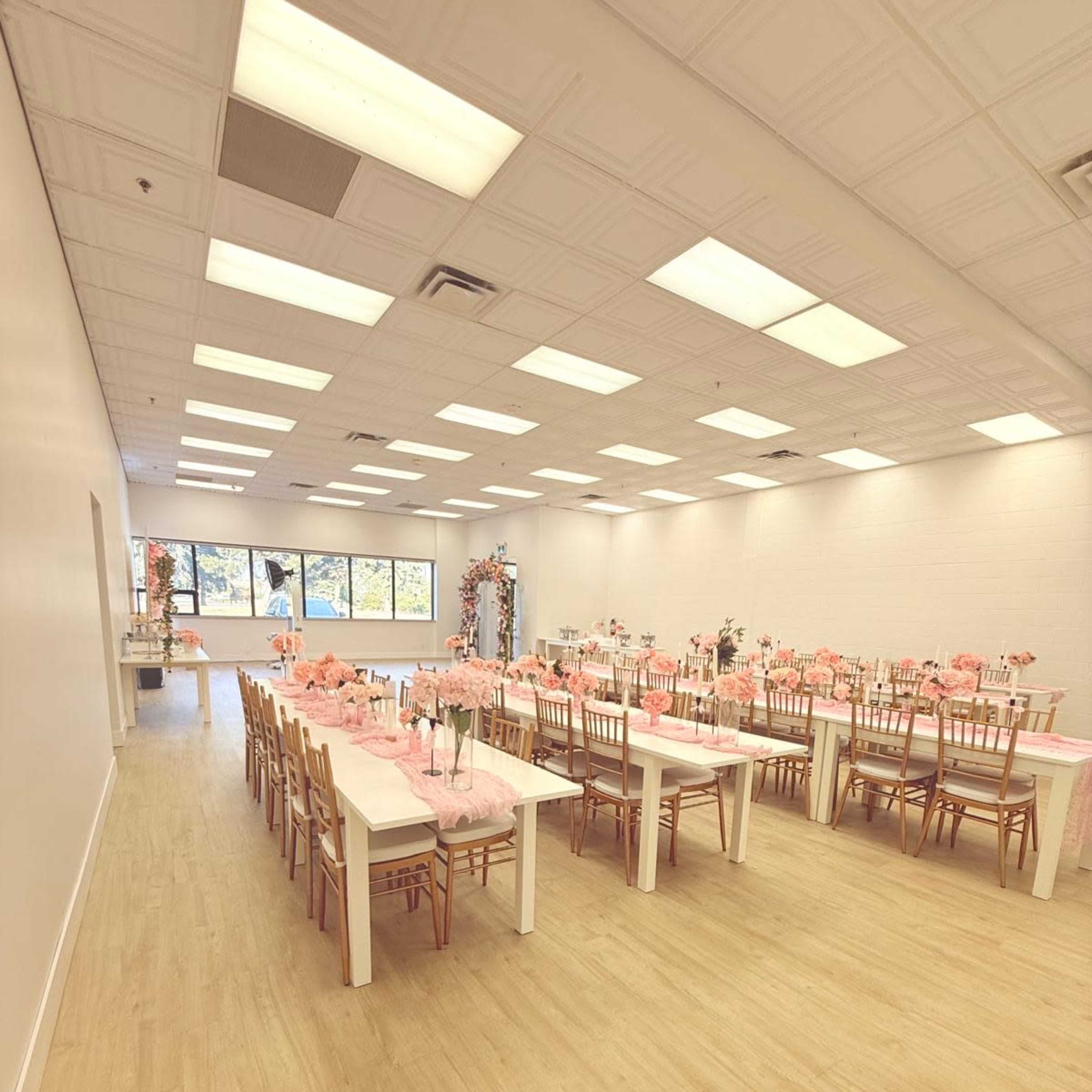 Spacious Event Venue Image in Woodbridge, Vaughan, ON