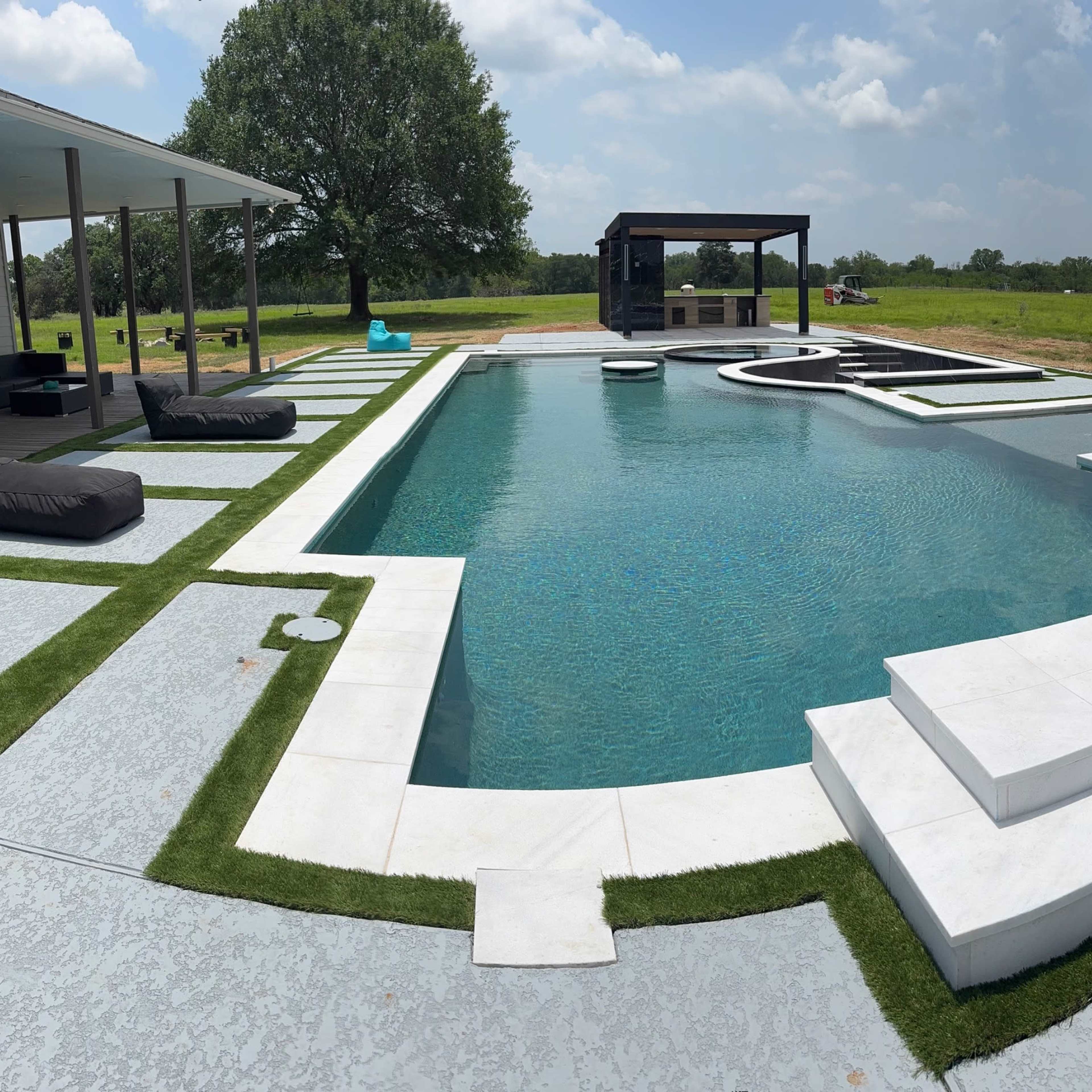 Luxury pool getaway Image in , Smithville, TX