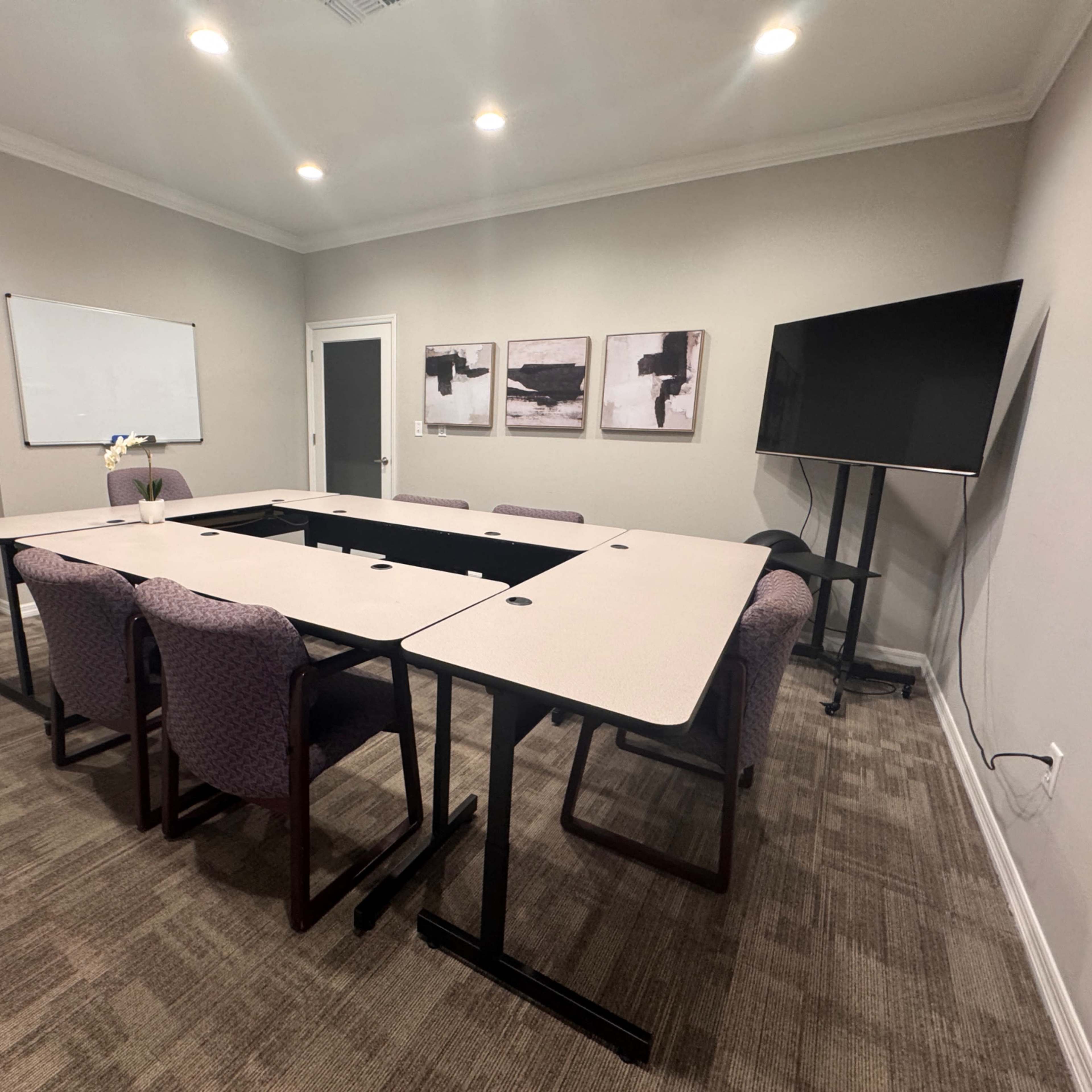 Band New Land O Lakes Business Conference Room Image in Land O' Lakes, Land O' Lakes, FL