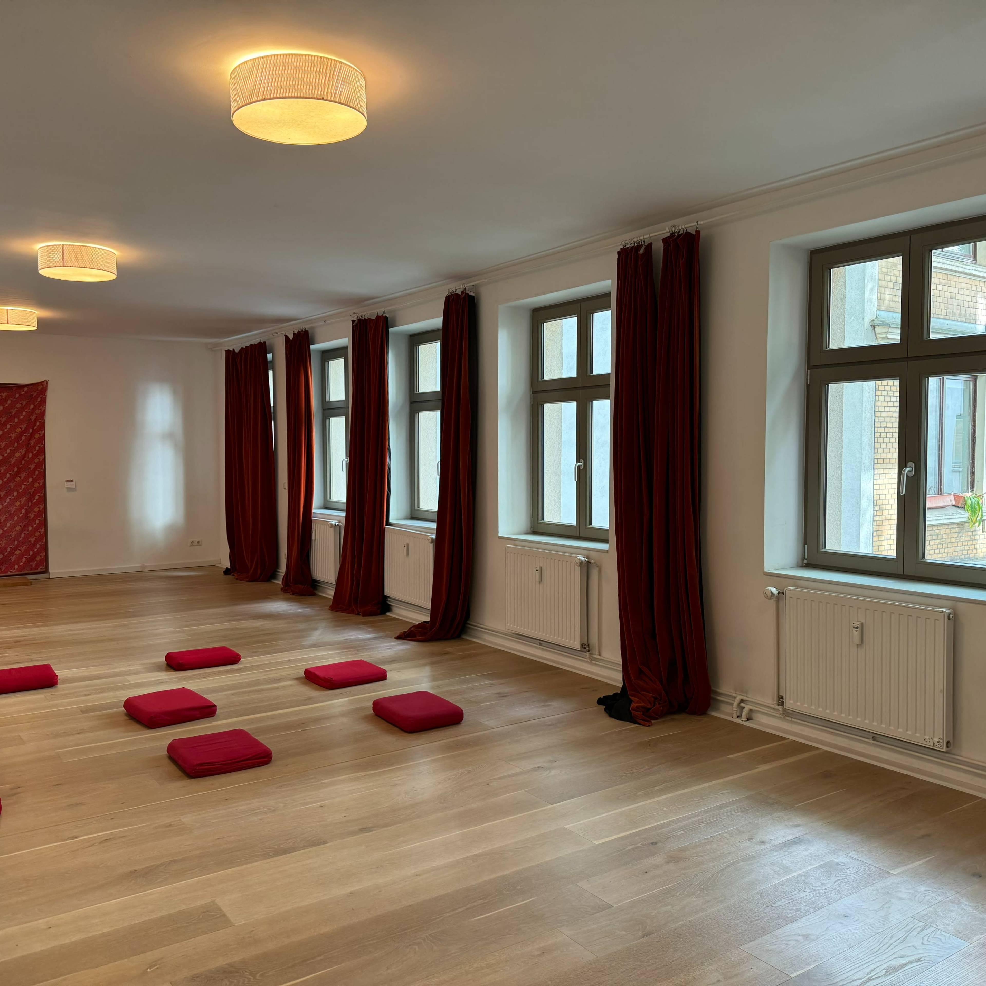 Räumlichkeiten für Tanz, Yoga, Film und Seminare im Herzen des Karoviertels und der Schanze Bild in St Pauli, Hamburg, HH