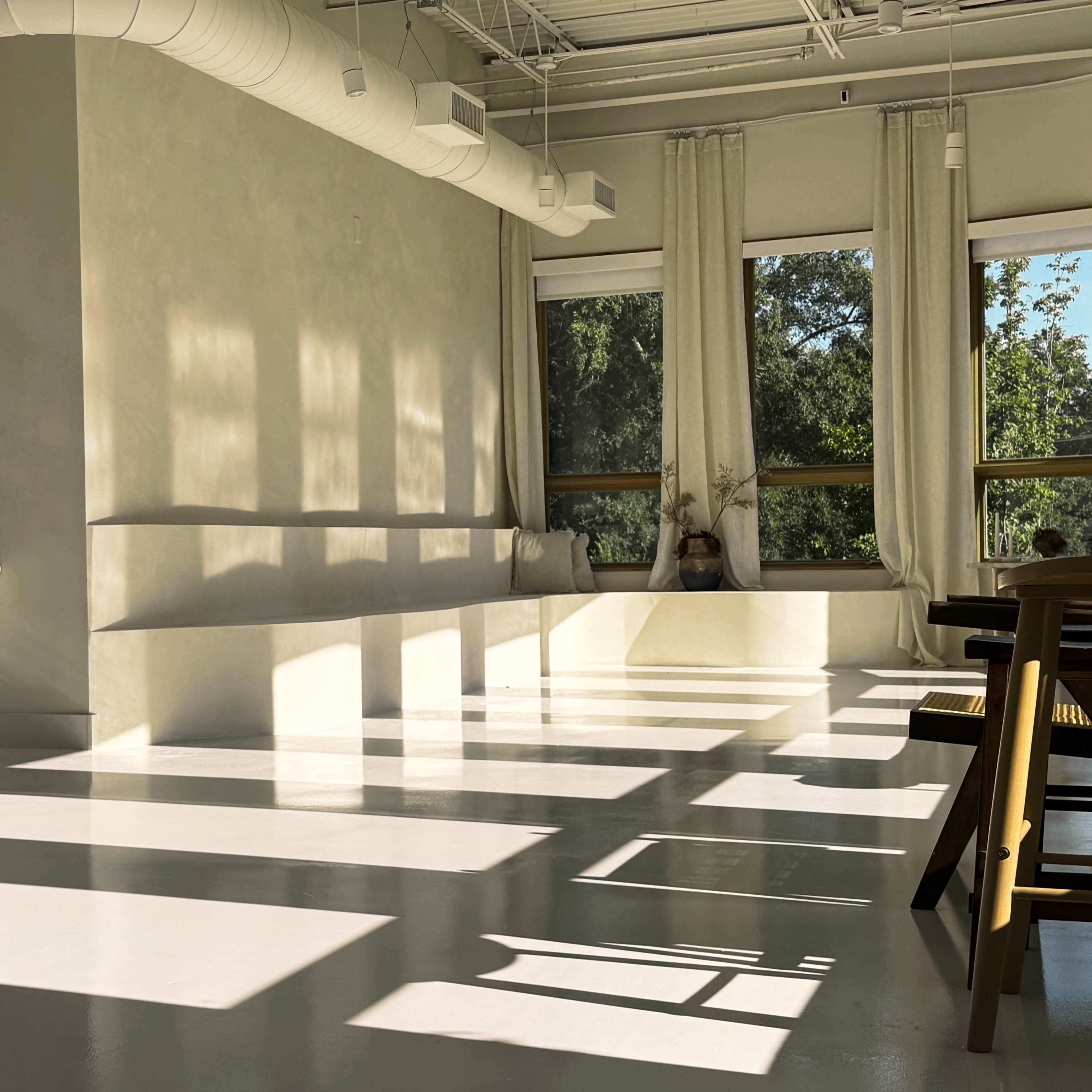 Neutral Palette Studio Filled With Natural Light Image in Edgewood, Atlanta, GA