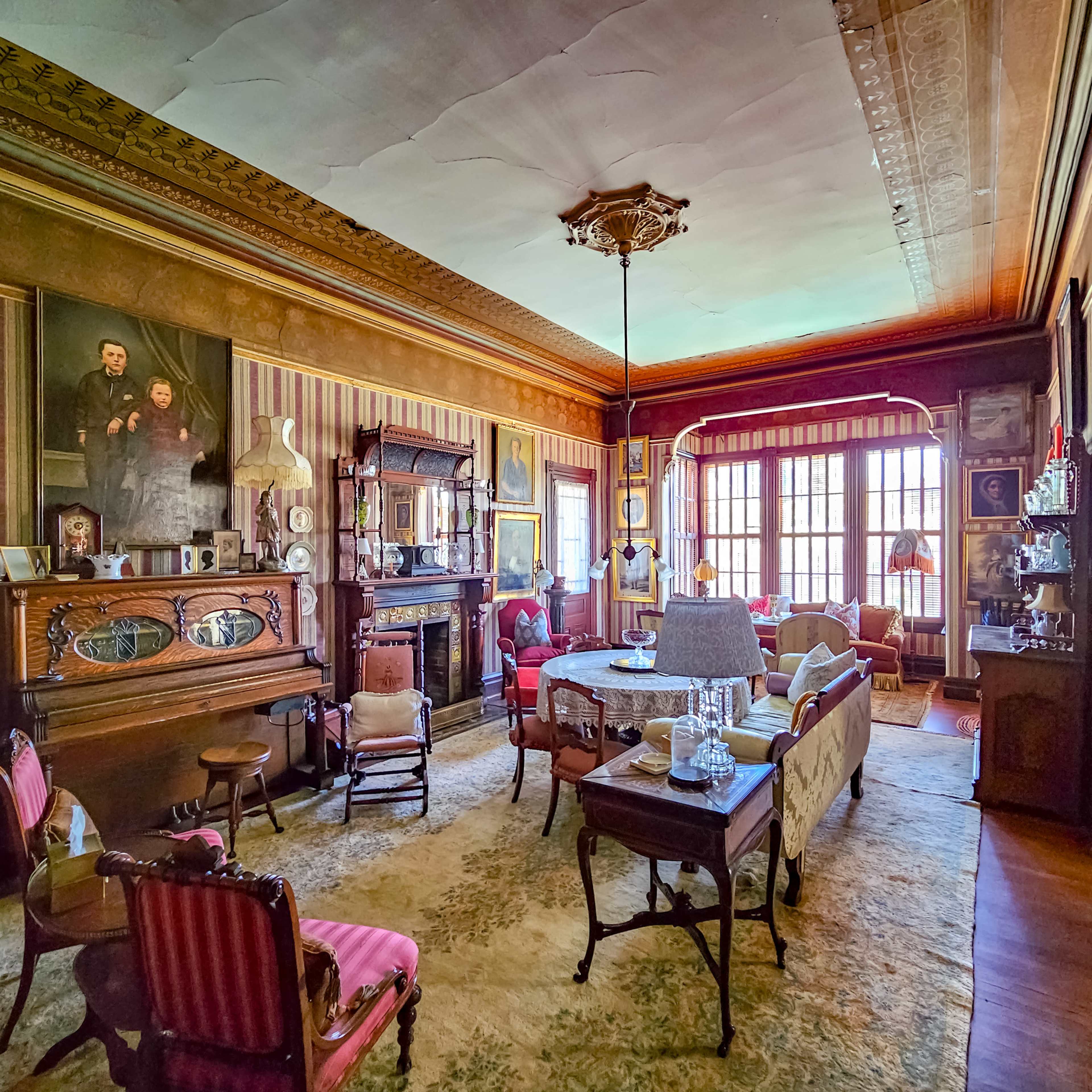 Period Victorian Historic Inn & European Gardens Image in Visalia, Visalia, CA