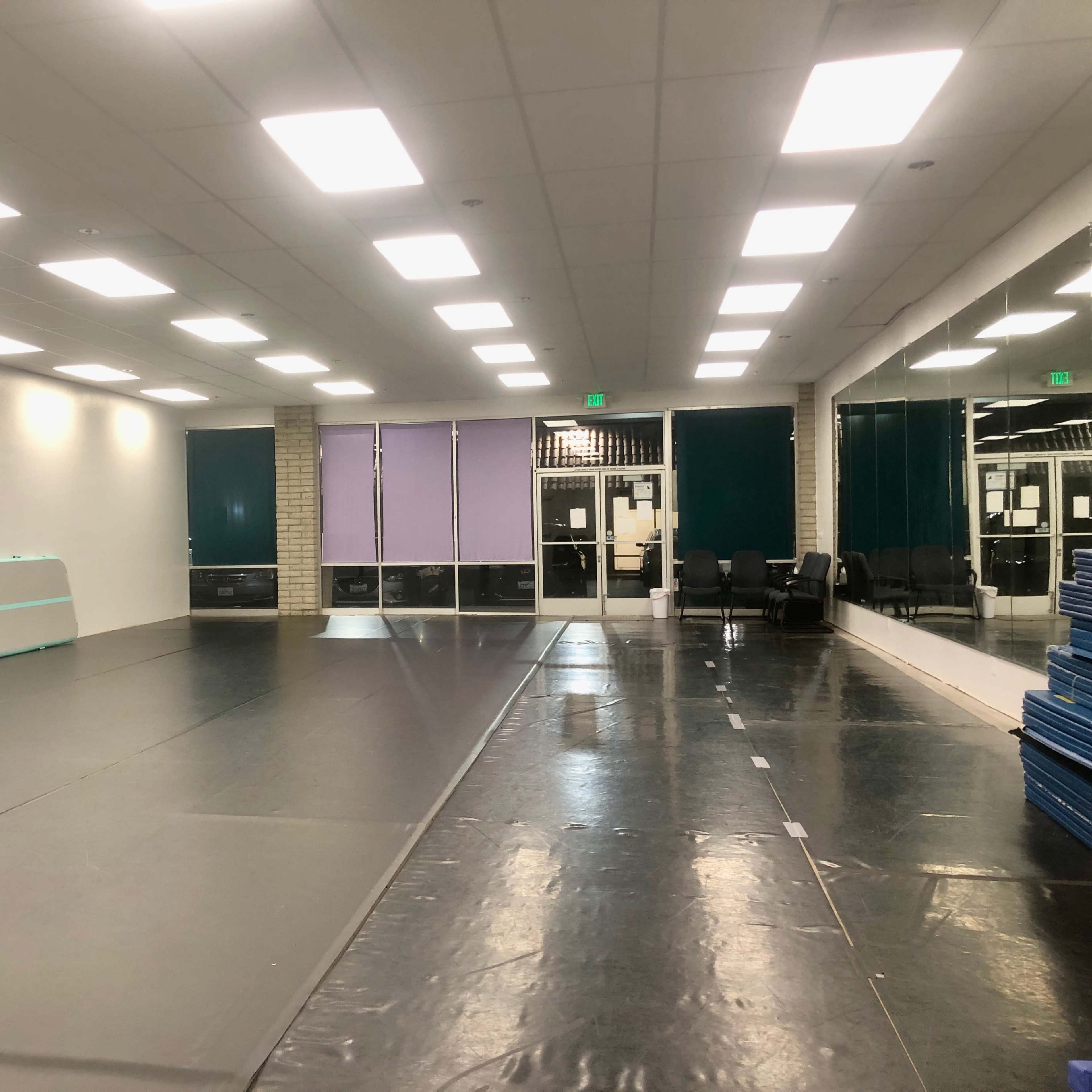 San Jose/Los Gatos Studio - Roomy, Light, and Bright Image in Belwood-Belgatos, Los Gatos, CA
