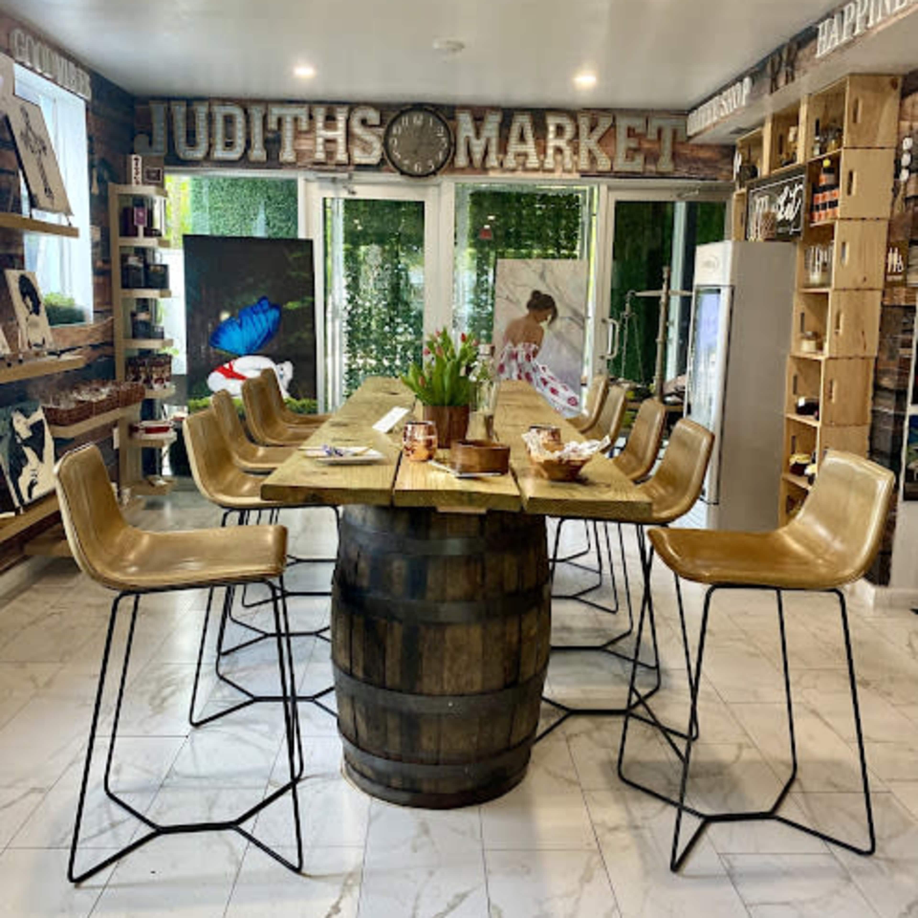 Cozy , Casual and Sophisticated Coffee Shop Image in Coconut Grove, Miami, FL