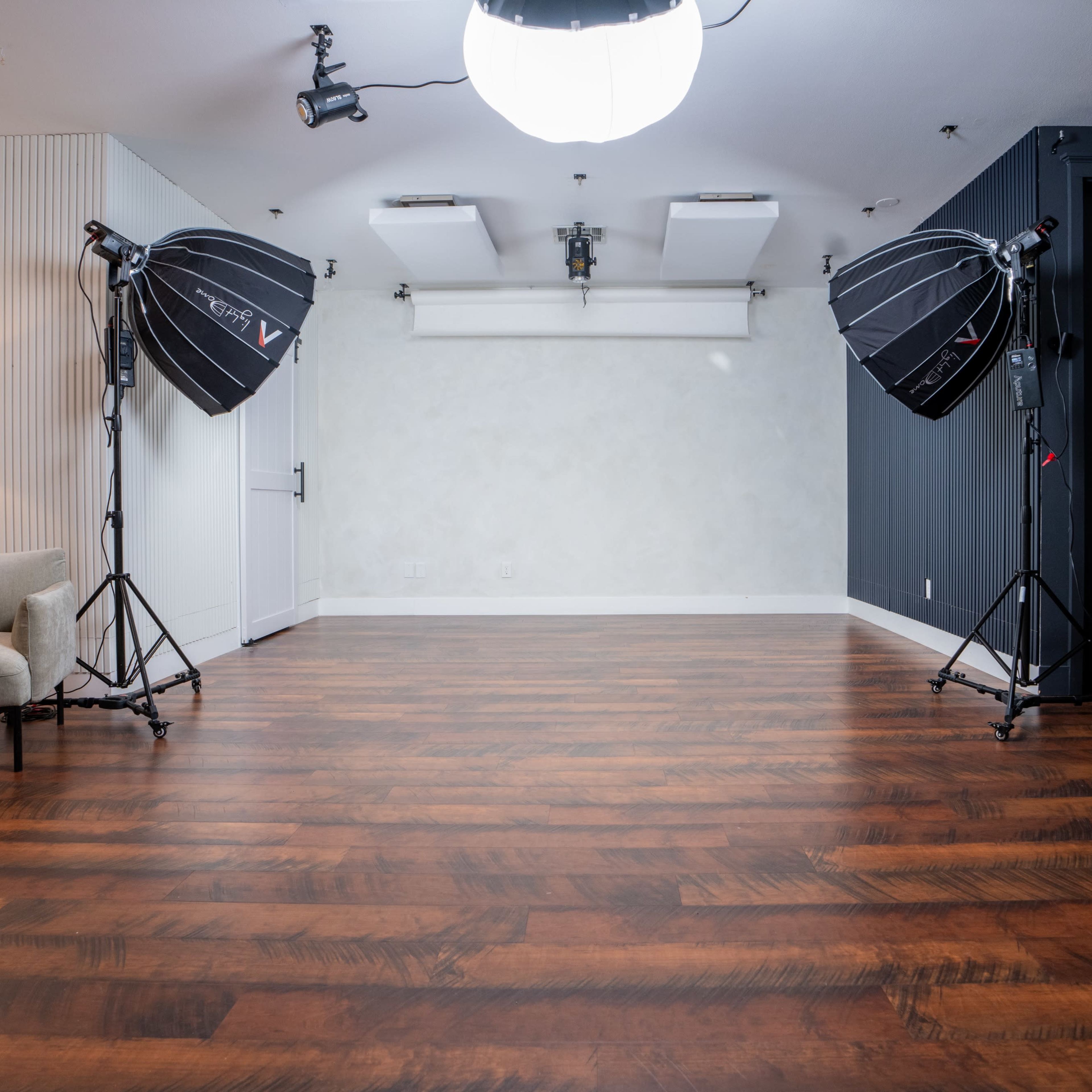 Content Creation Studio - Downtown - Podcast/Video/Photo - Various Lighting Options INCLUDED Image in Treemont, Austin, TX