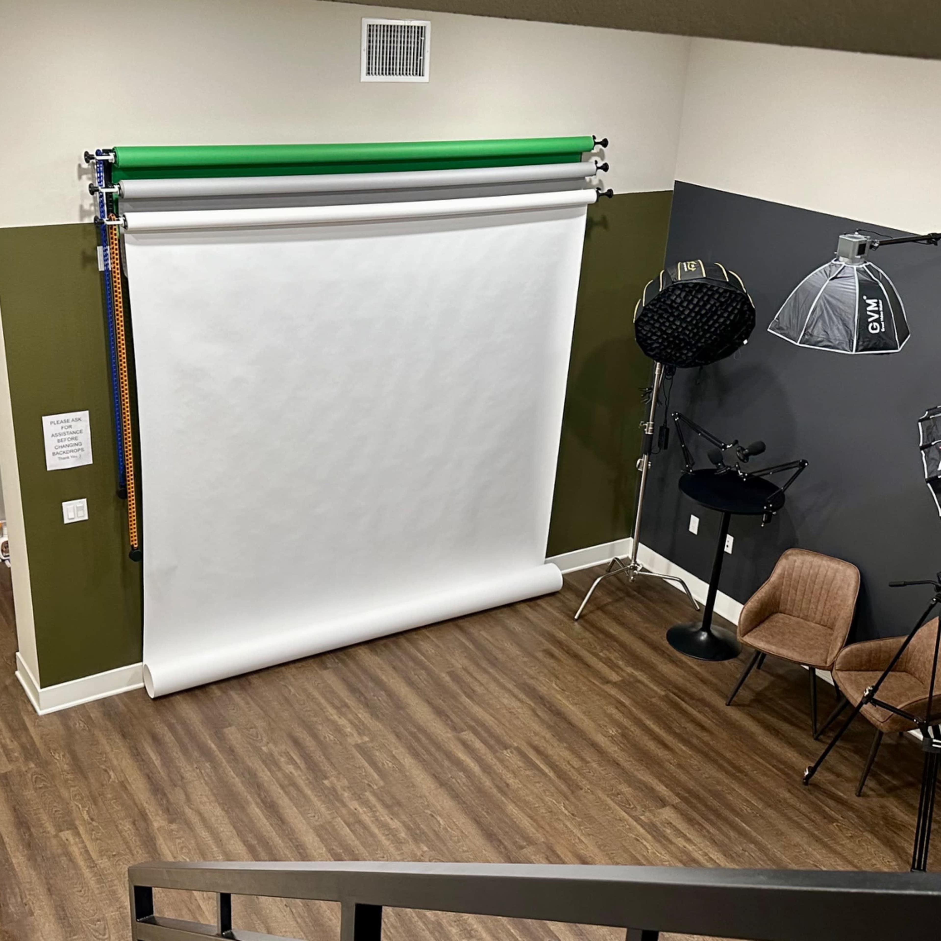 Photography Studio w/Equipment | Camera Rentals | & Photographer Image in Woodland Hills, Los Angeles, CA