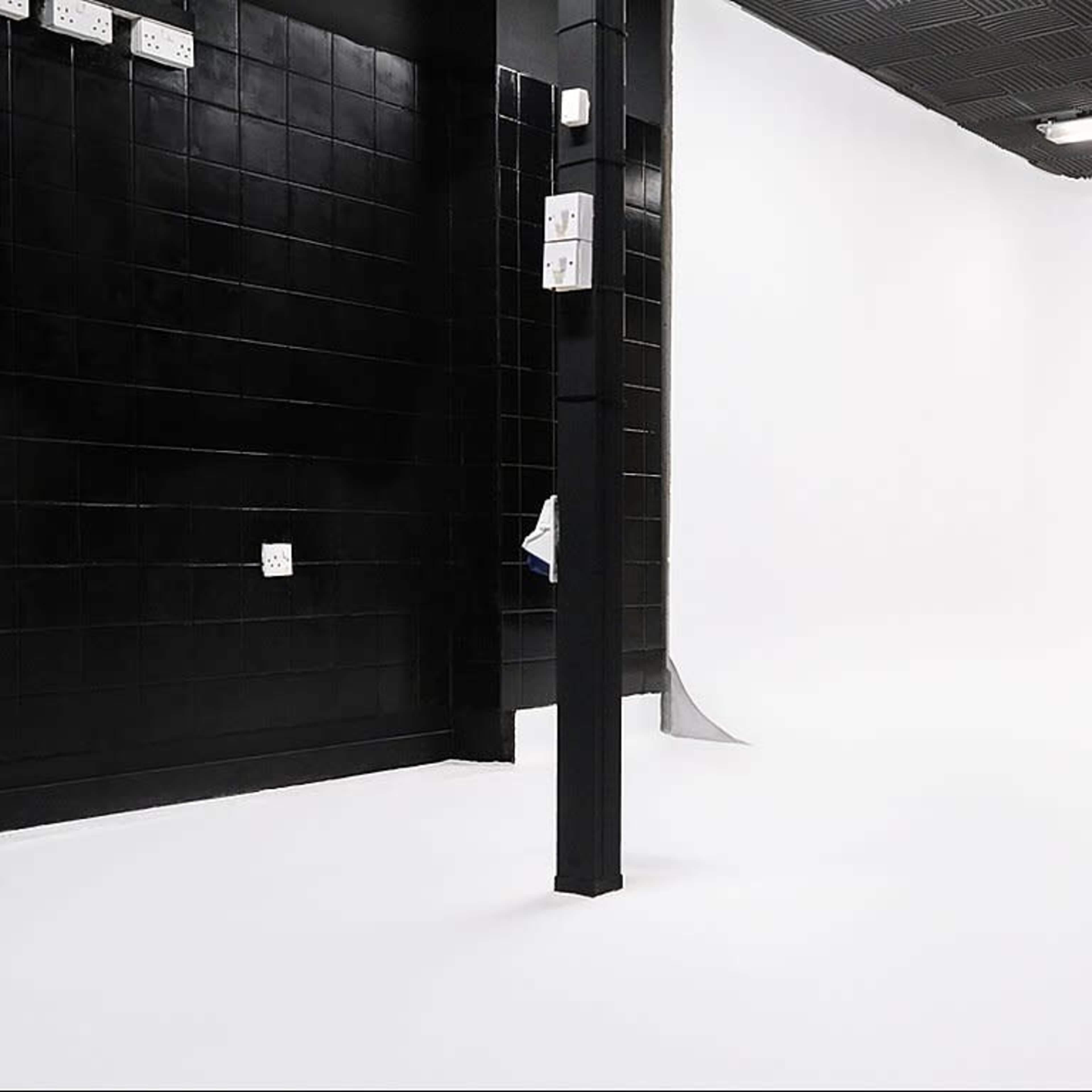 Studio 03 - Beautiful Space in the Heart of Wimbledon Image in Wimbledon, London, England