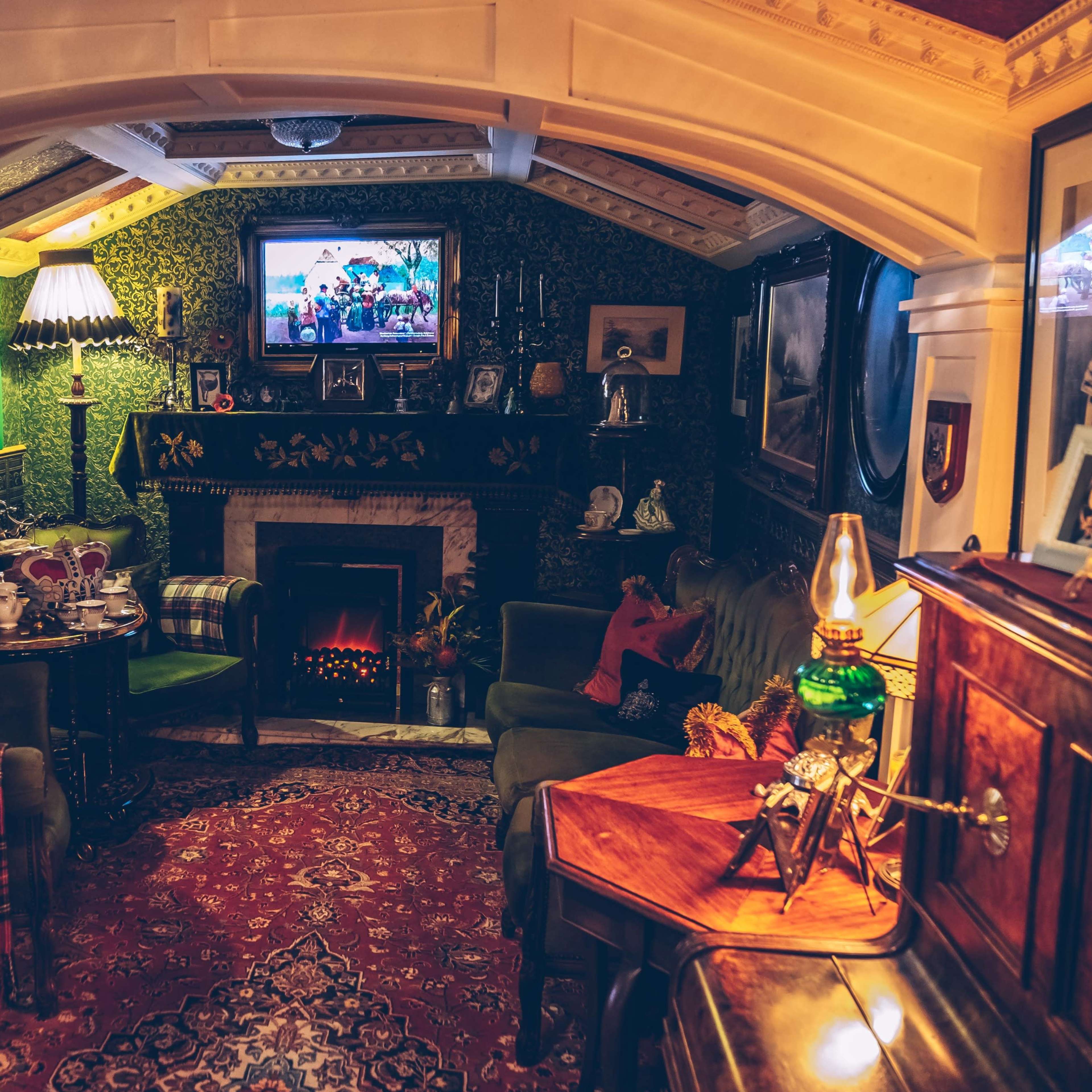 Sheddington Manor -  2 Bedroom  Guest House & Cinema Image in Belfast, Belfast, Northern Ireland