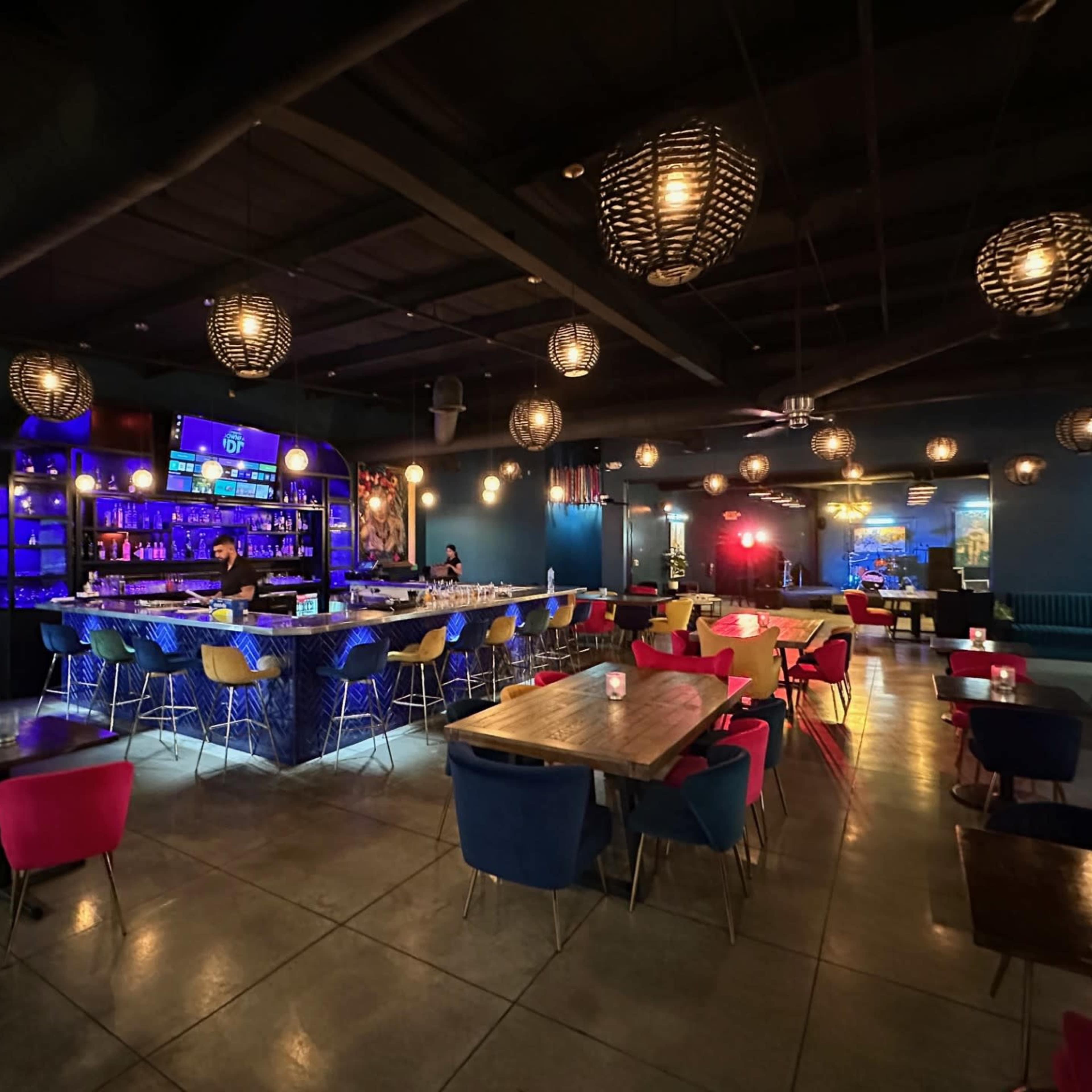Restaurant Venue Center with amazing decor & stage Image in Bakersfield, Bakersfield, CA