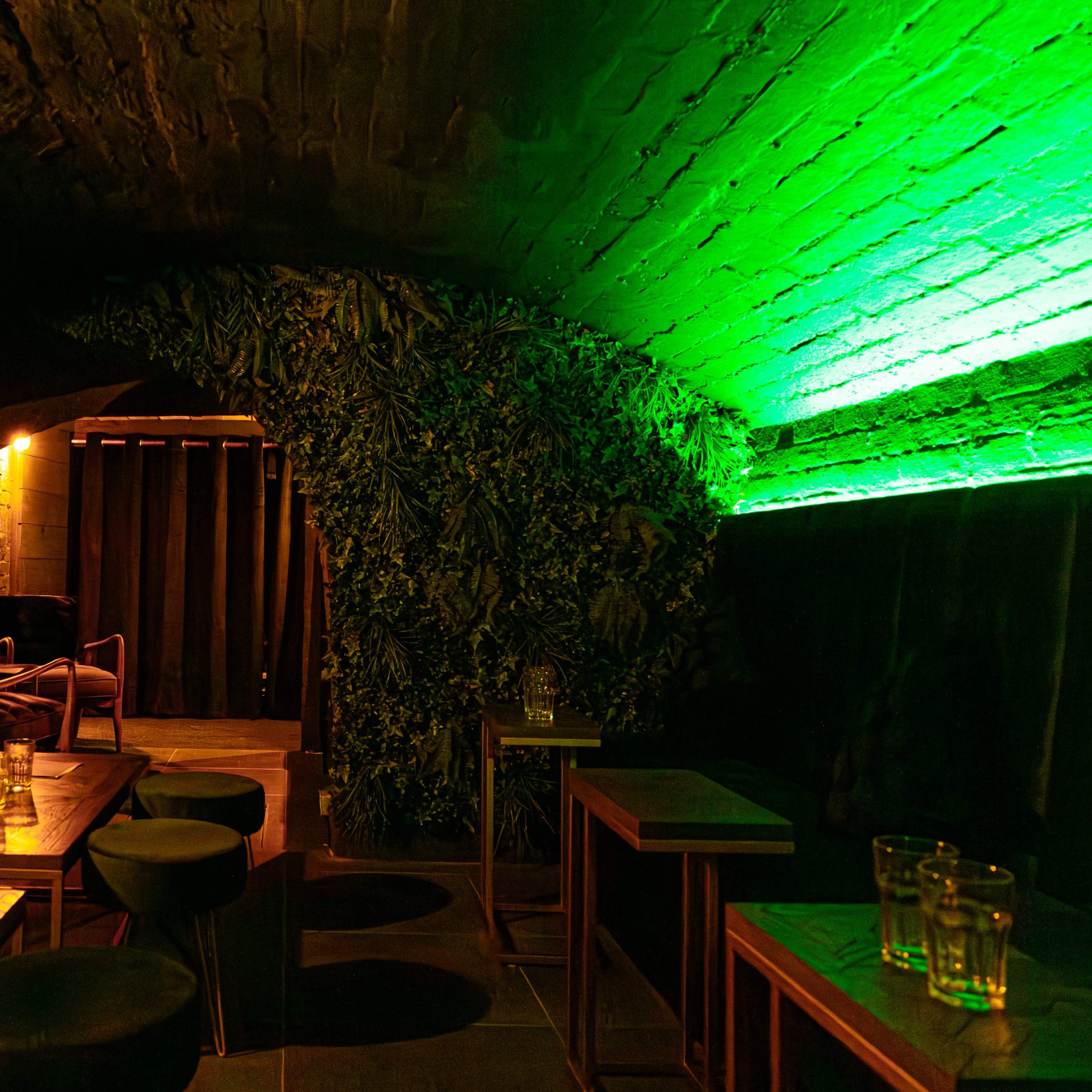 Town Centre Cocktail Bar  with Lower Ground Floor Lounge with Vaulted cCeilings Image in Royal Leamington Spa, Leamington Spa, England