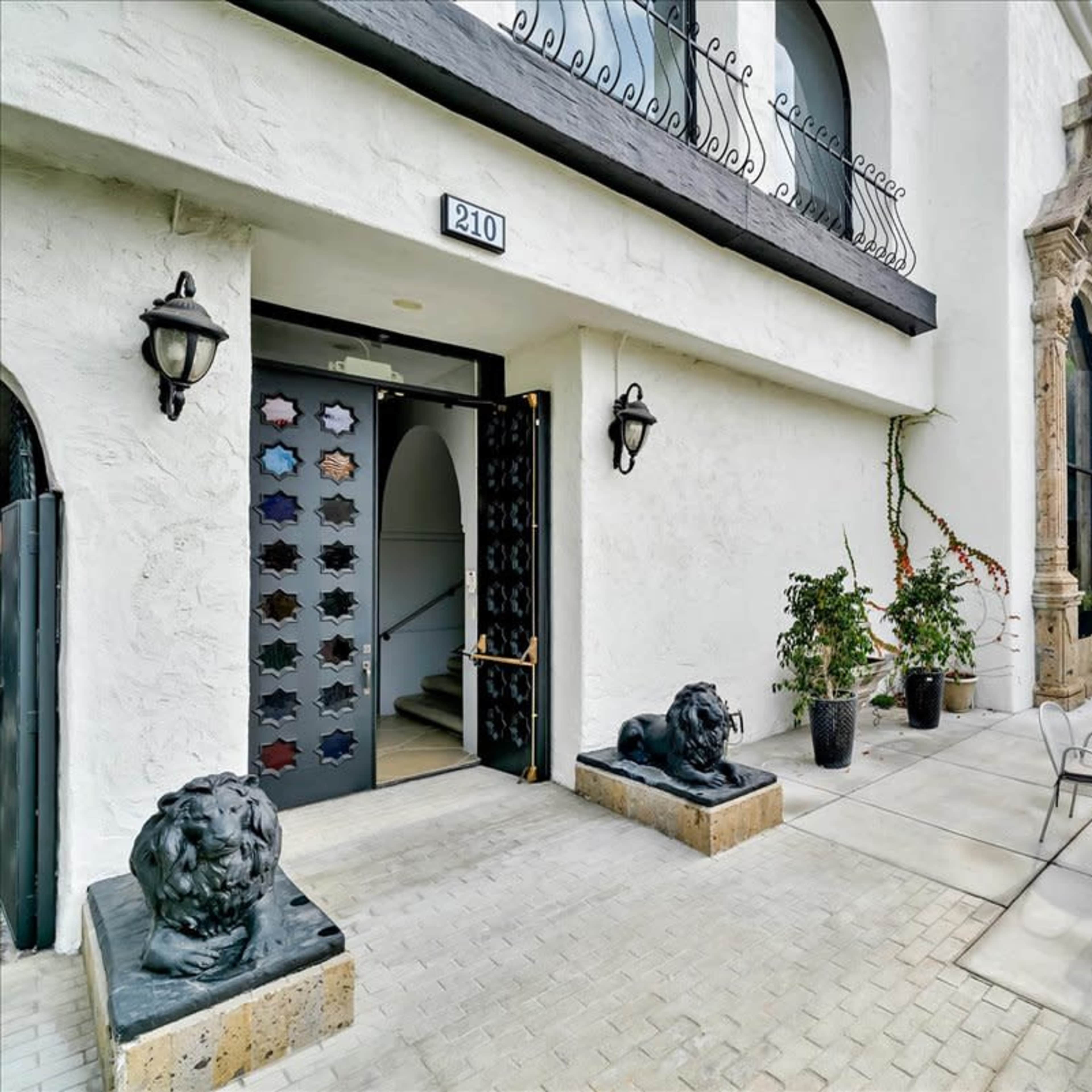 Magical Rosewood Studios Image in Downtown, Glendale, CA
