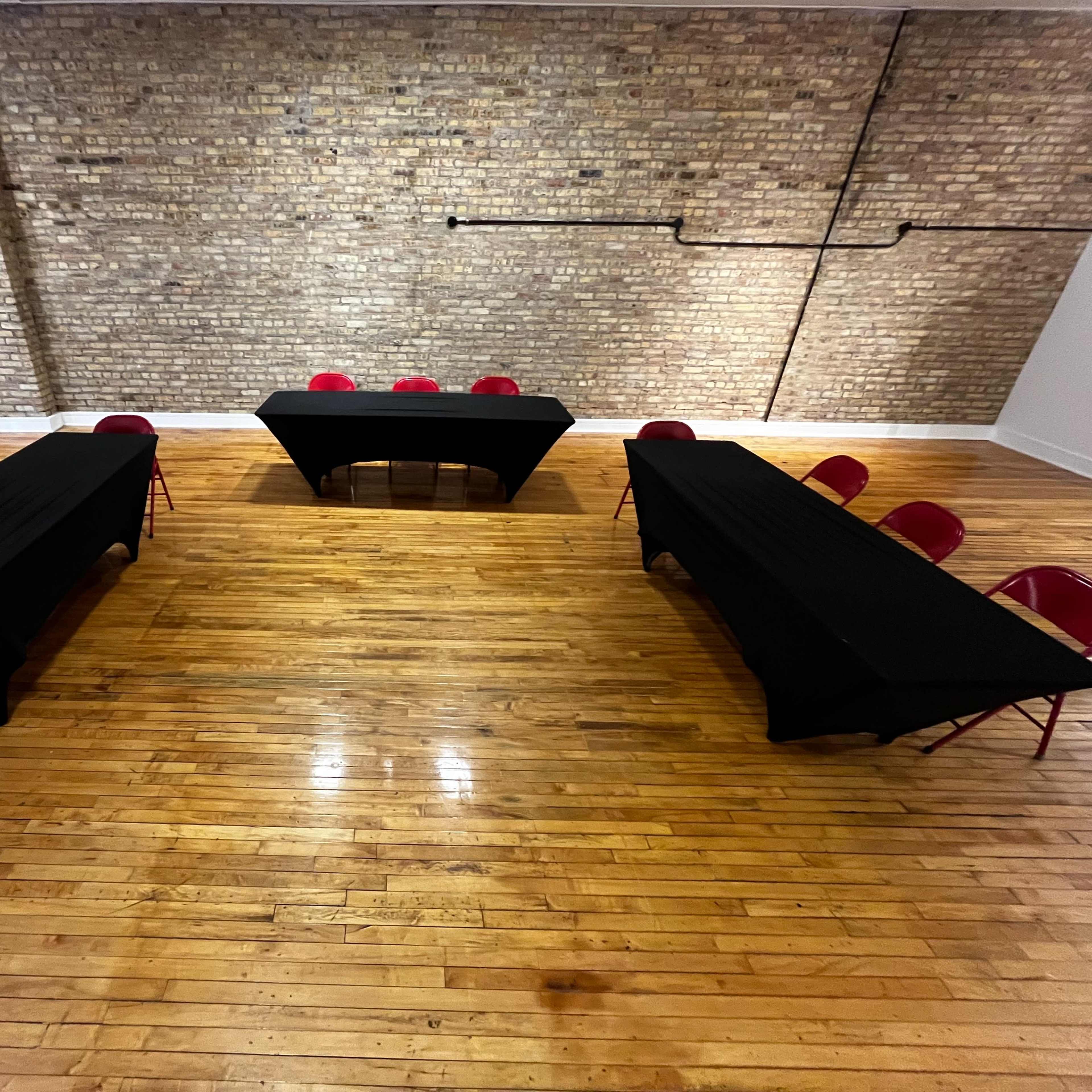 Natural Light Spacious Open Floor Plan Creative Space with High Ceiling, Exposed Brick & Hardwood Floors Image in Evanston, Evanston, IL