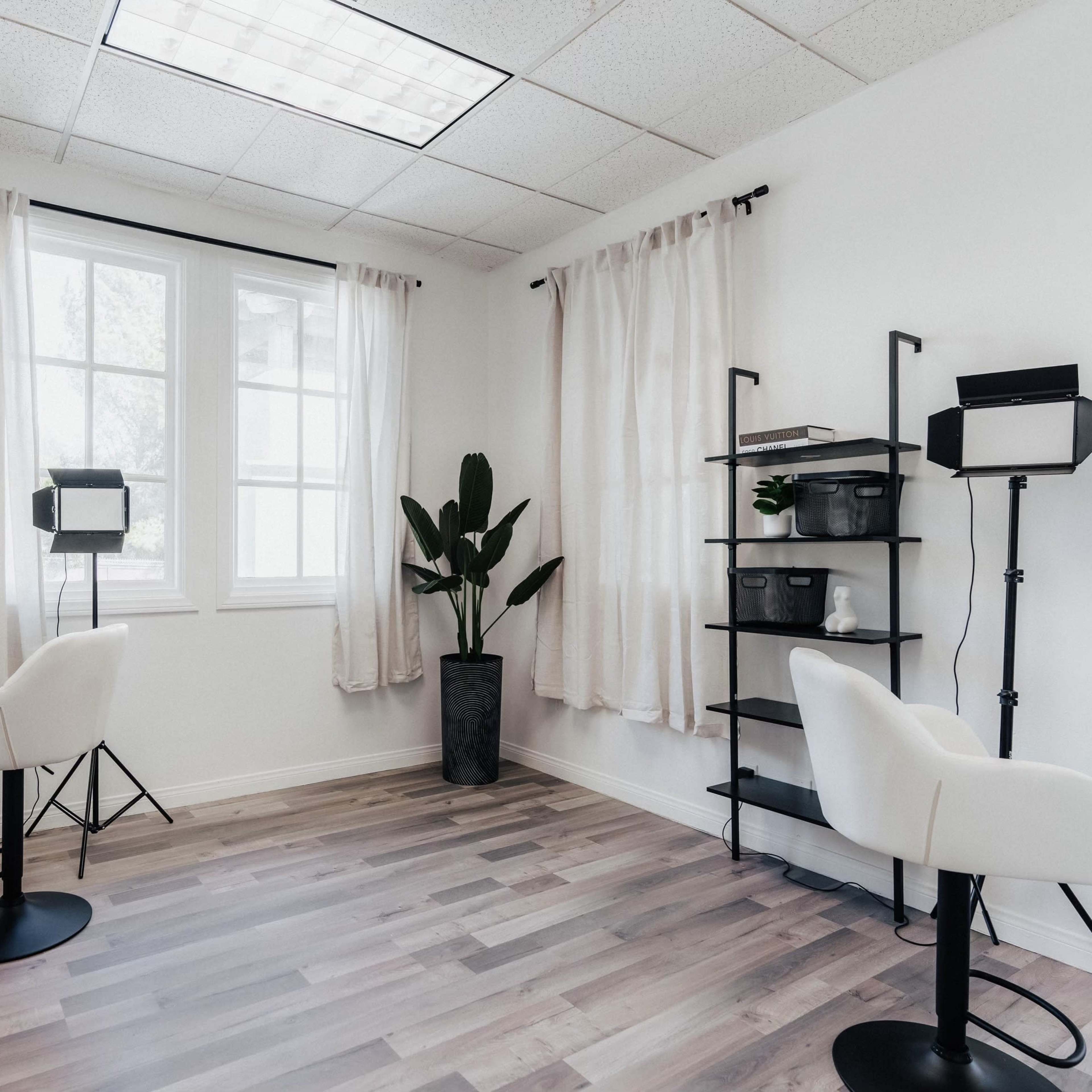 Modern studio with multiple creative spaces Image in Fallbrook, Fallbrook, CA