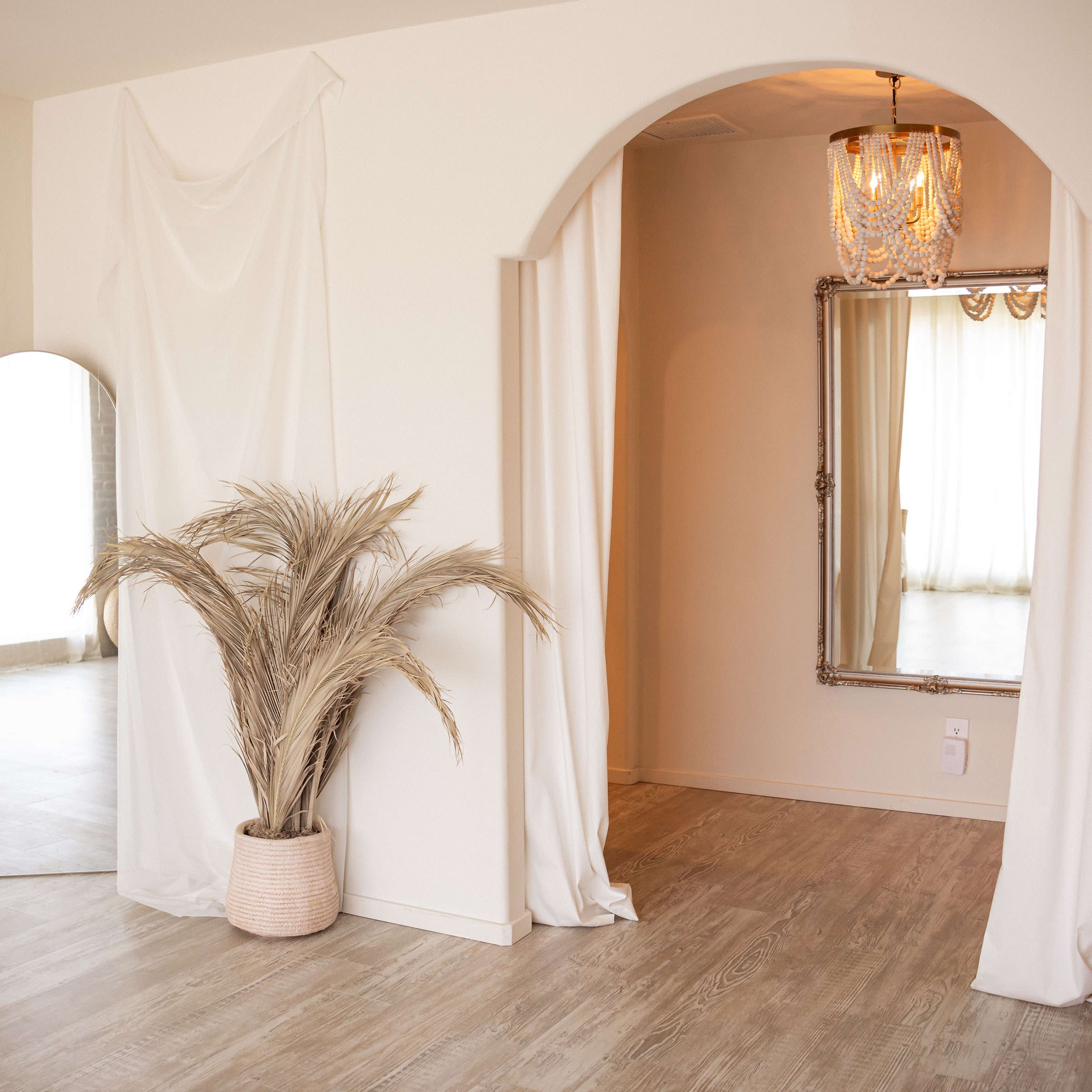 Neutral Natural Light Photo Studio Image in Oak View, Huntington Beach, CA