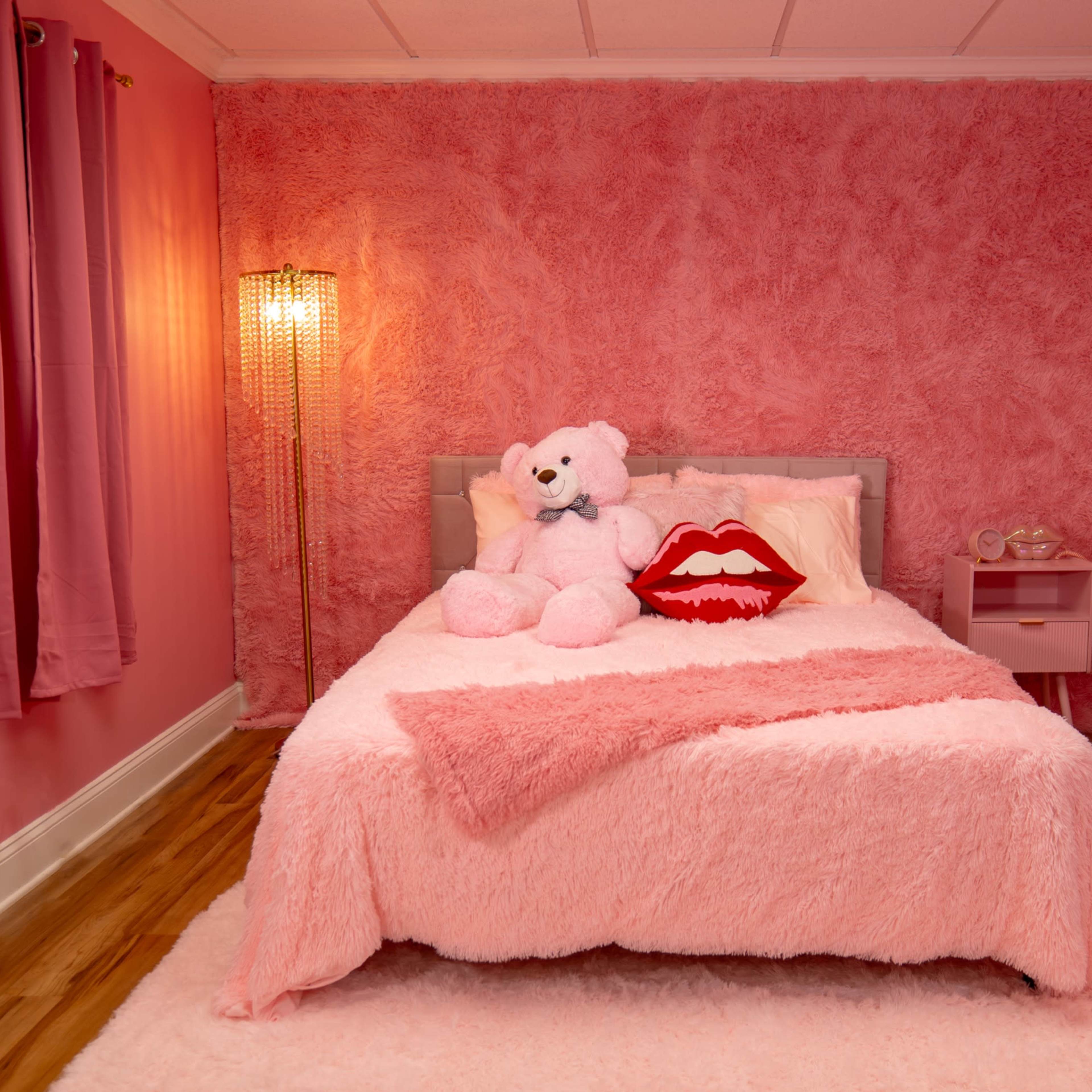 Photo Studio with FOUR Different Styled Sets (ALL PINK Room, NATURE room, FABRIC + PAPER backdrops) Image in Alpharetta, Alpharetta, GA