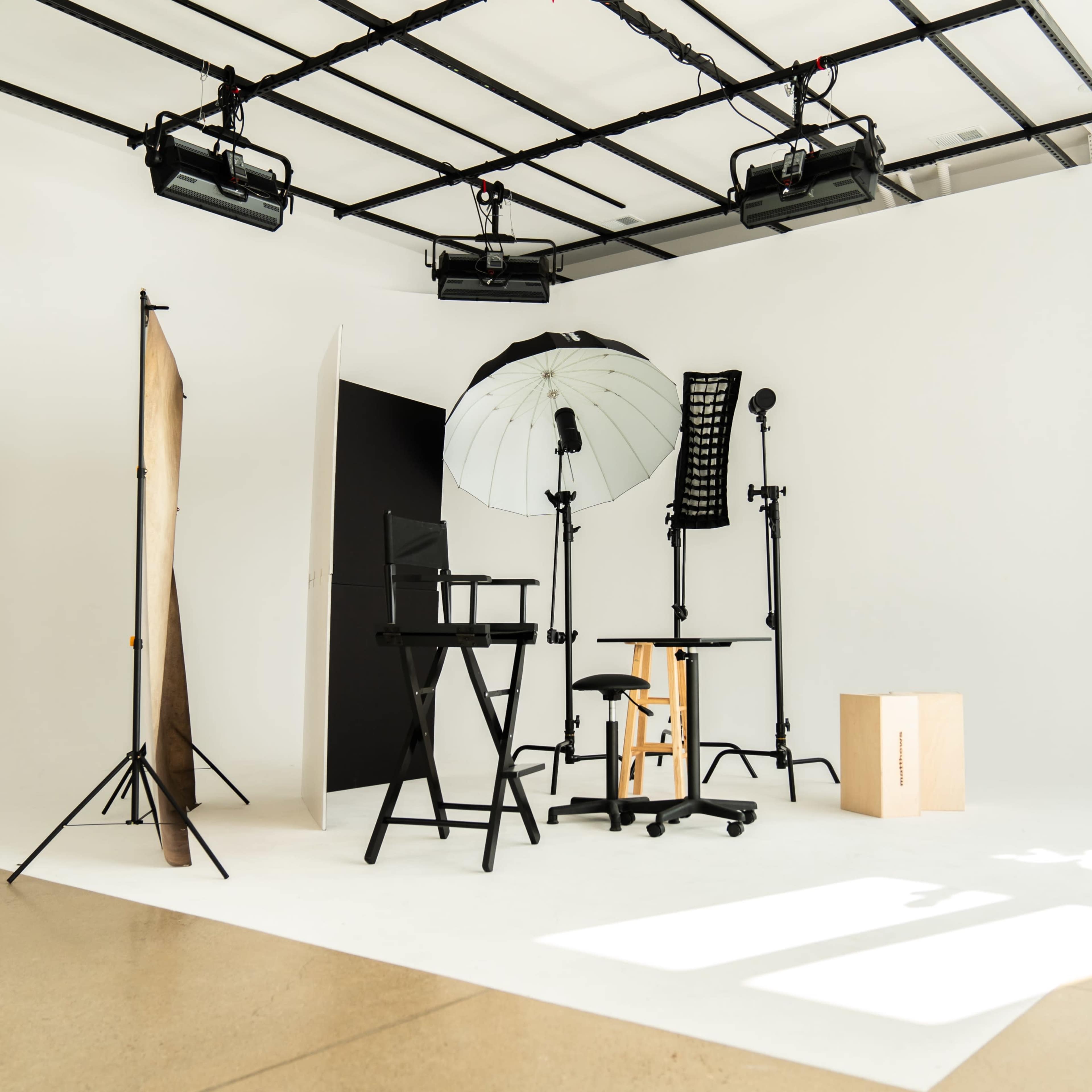 Clean, Modern Studio with Cyclorama Wall Image in Frederick, Frederick, CO