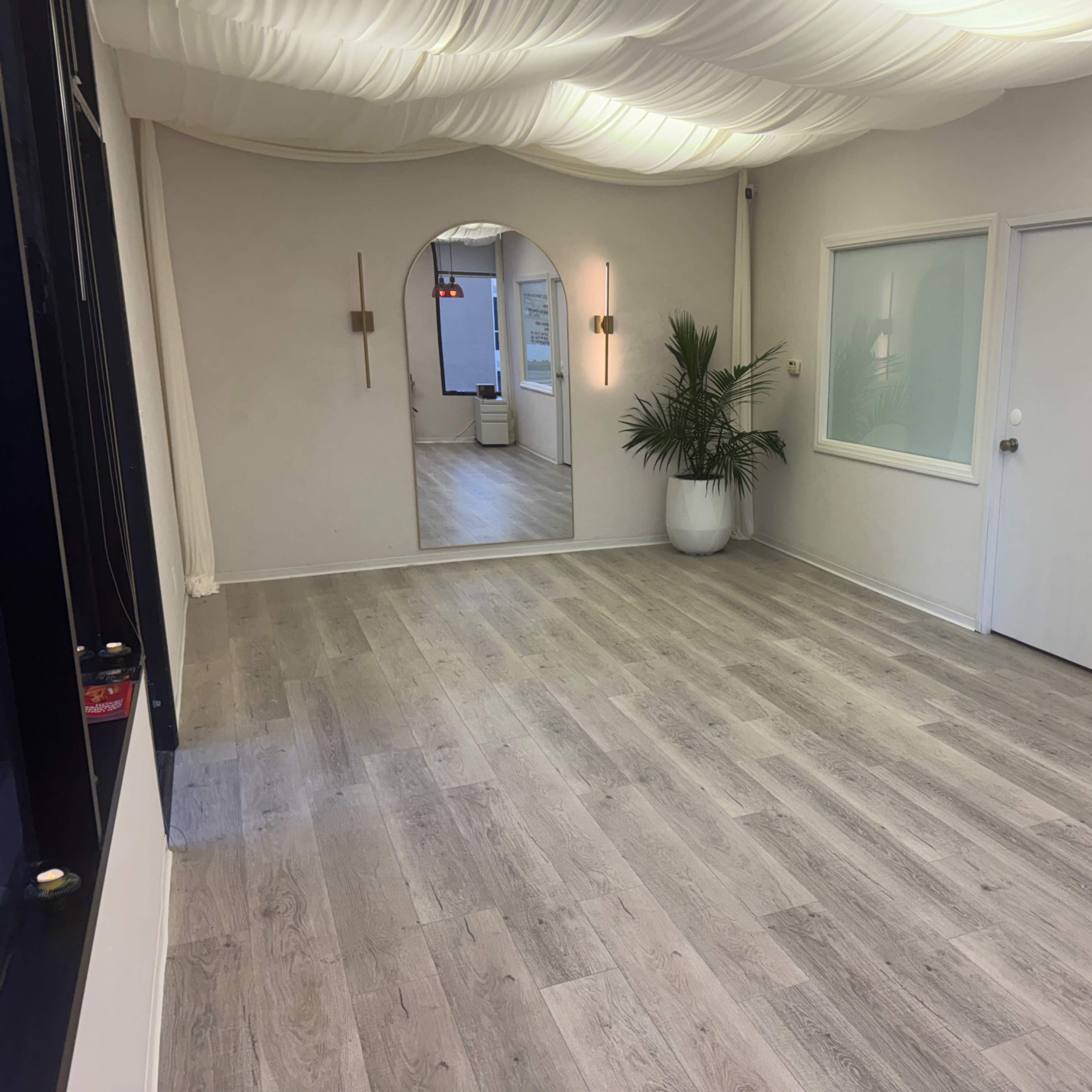 Modern clean Podcast space or small group classes in Calabasas Image in Craftsman's Corner, Los Angeles County, CA