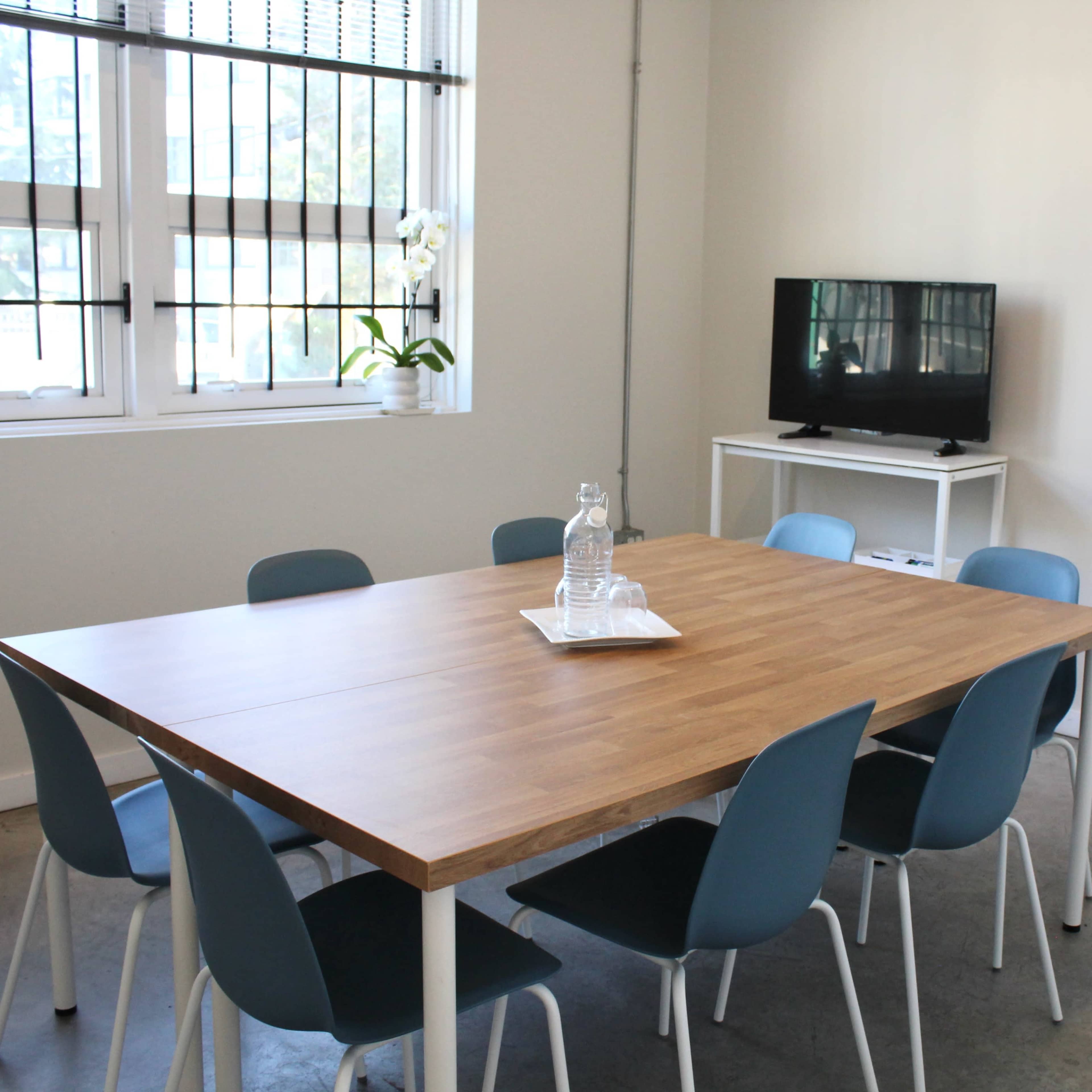 Bright and Airy Meeting Room for up to 10 Image in Vancouver, Vancouver, BC