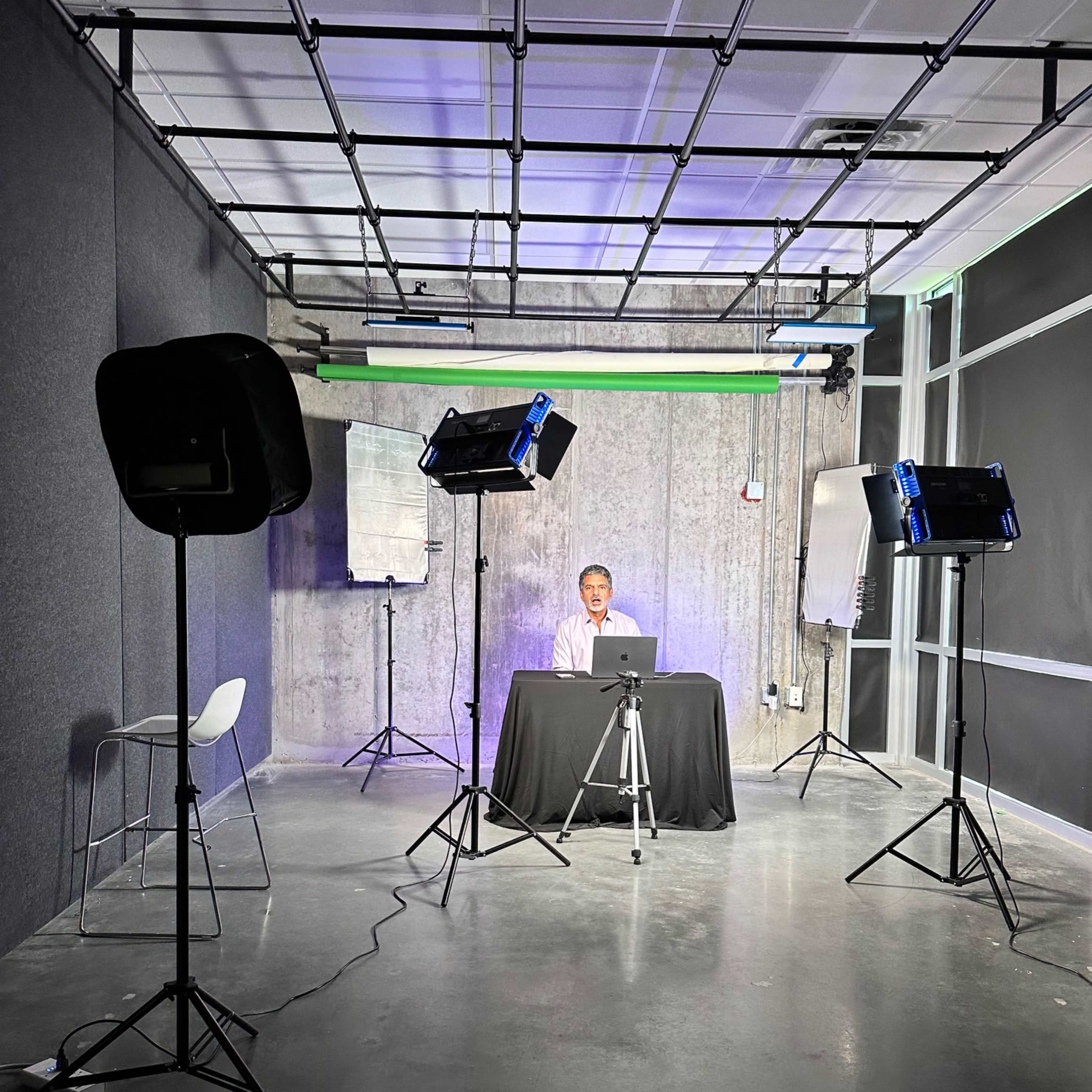 Centrally Located in Brookhaven: Spacious Studio Perfect for Photography, Commercials, and Podcasts! Image in Buckhead, Atlanta, GA