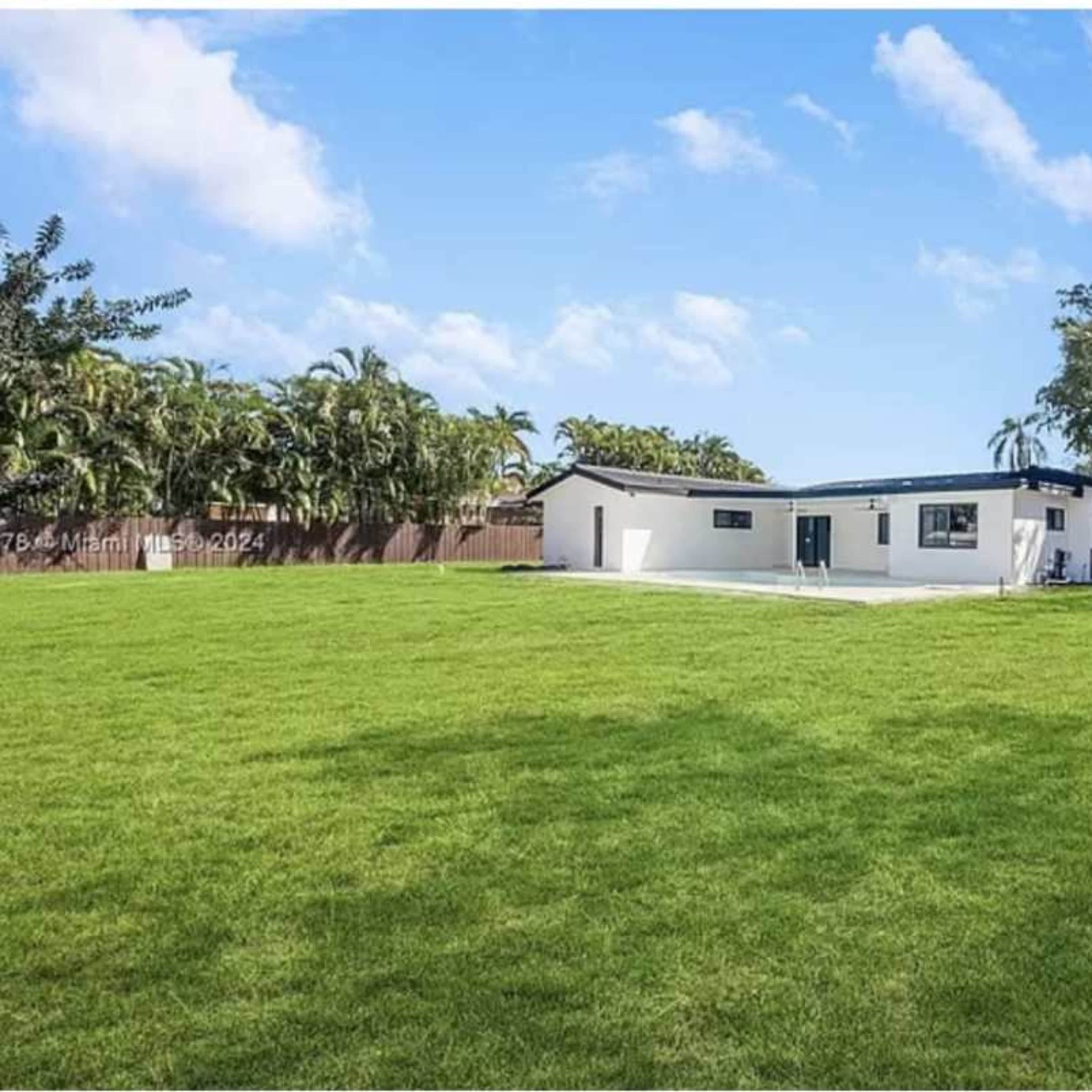 Meeting and Outdoor Space Image in Hollywood Hills, Hollywood, FL
