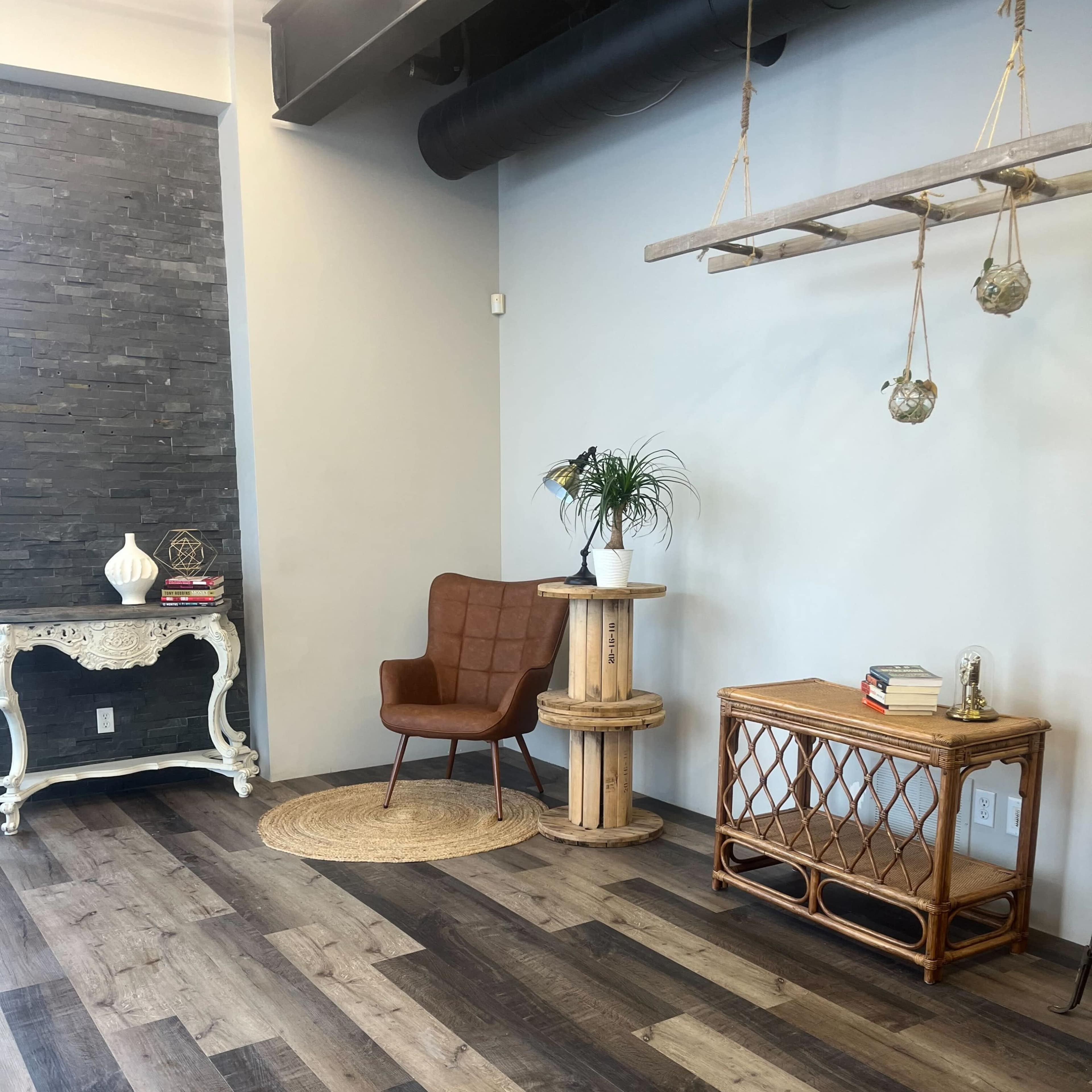 White Walls & Spaces With Character Image in Barrie, Barrie, ON