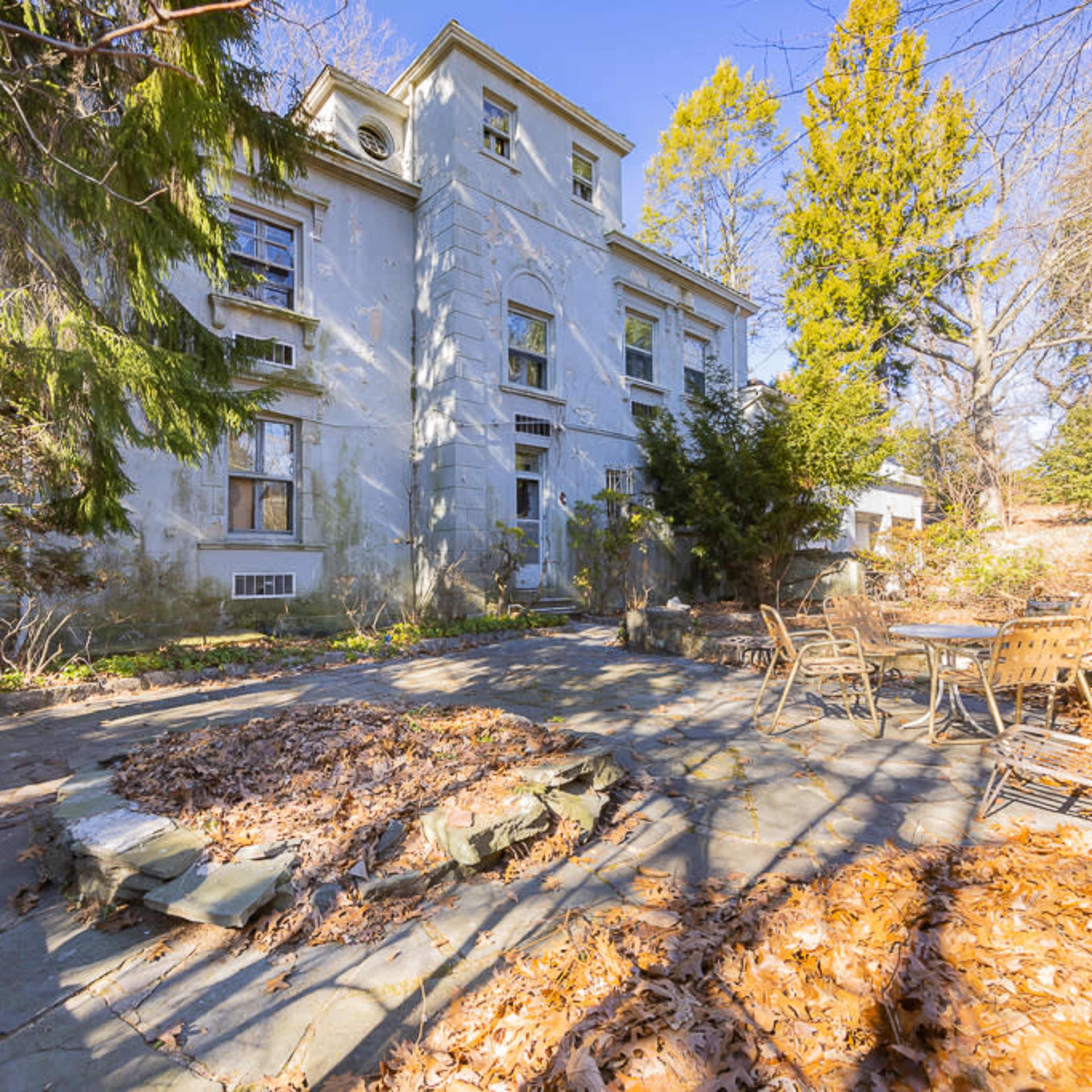 Italian Mansion in Riverdale with bomb shelter Image in West Bronx, Bronx County, NY