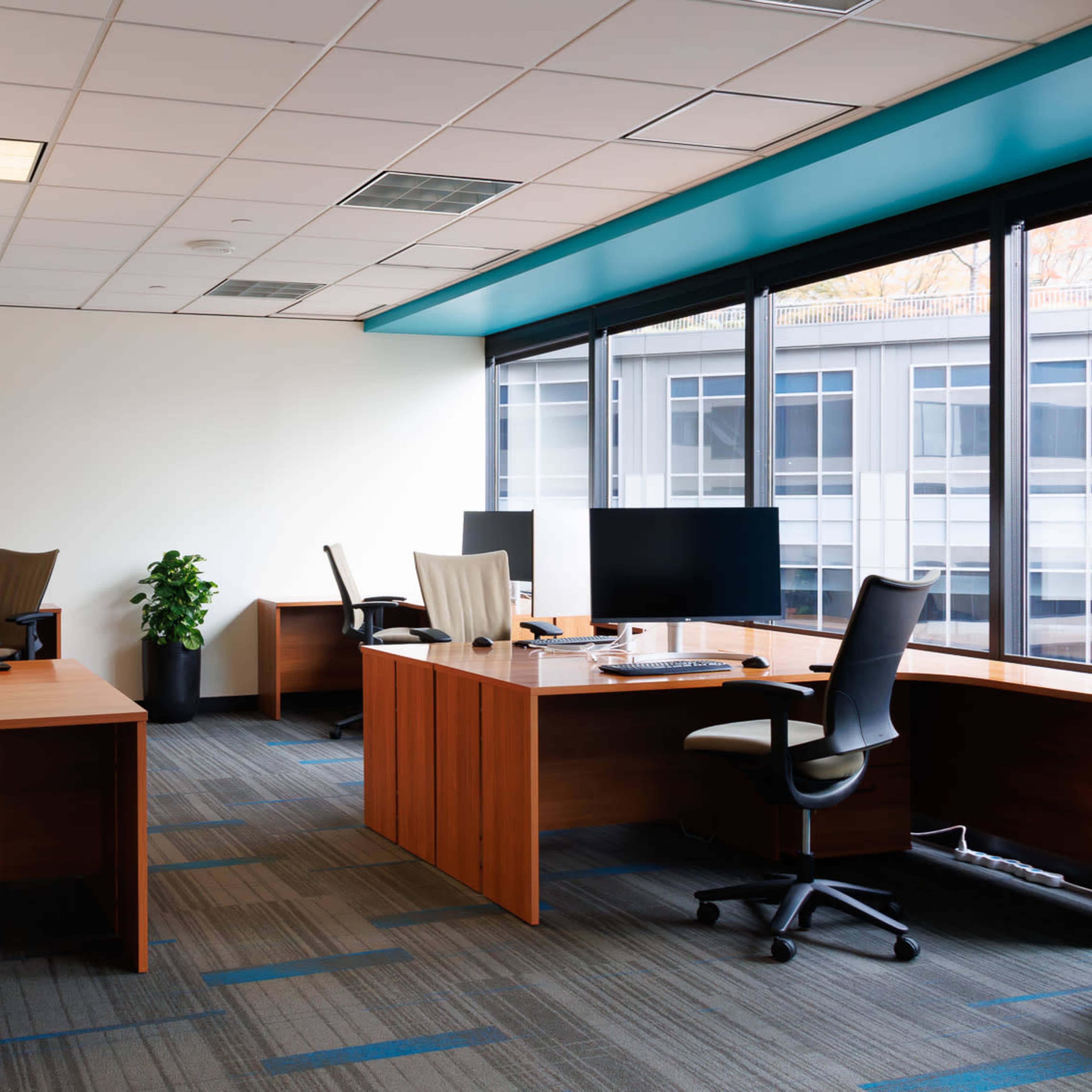 Hawaii: Tech Team Suite with 7 4K Monitors & Floor-to-Ceiling City Views Image in Central Business District, Seattle, WA