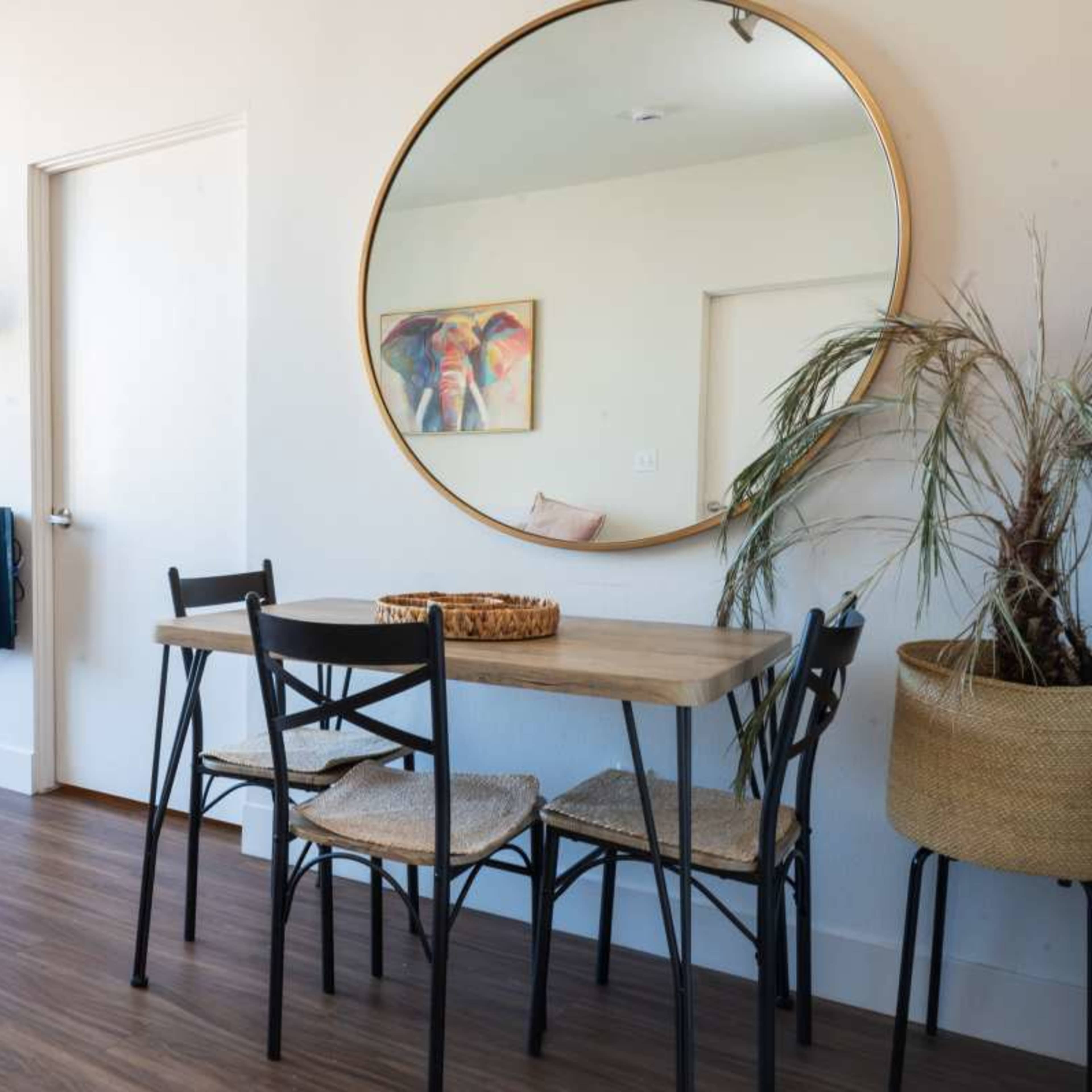 Luxury Beach Apartment Image in Downtown, Santa Monica, CA
