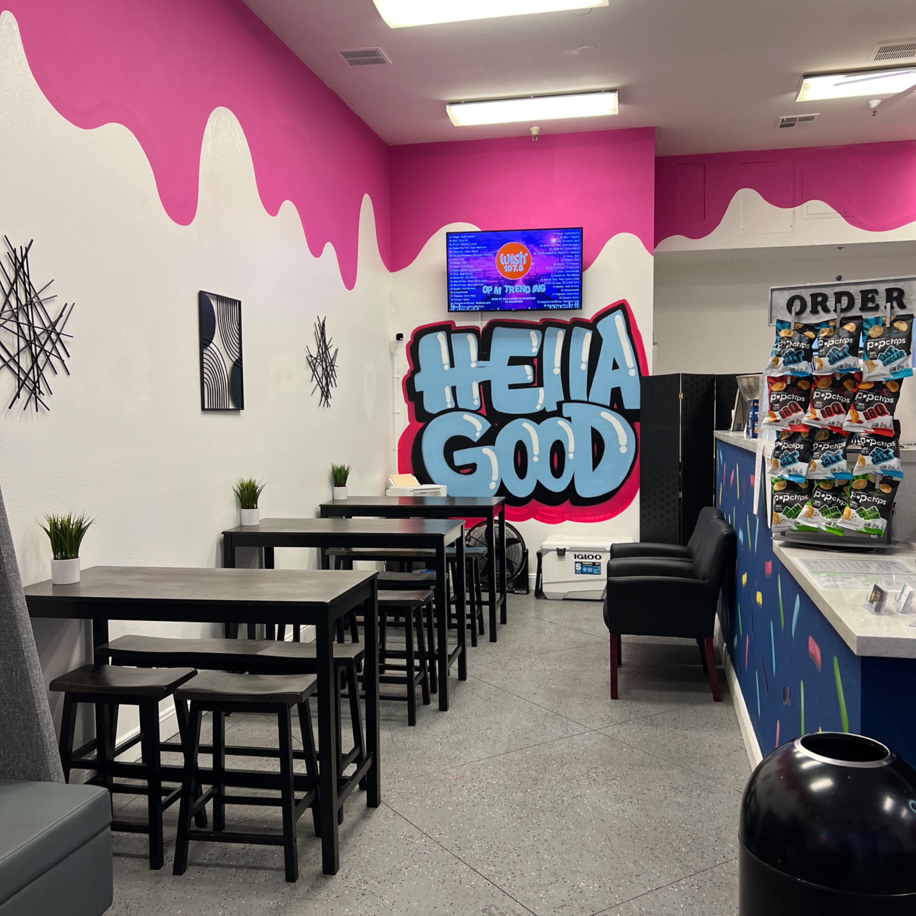 Fun Dining Area in Restaurant Image in Union City, Union City, CA