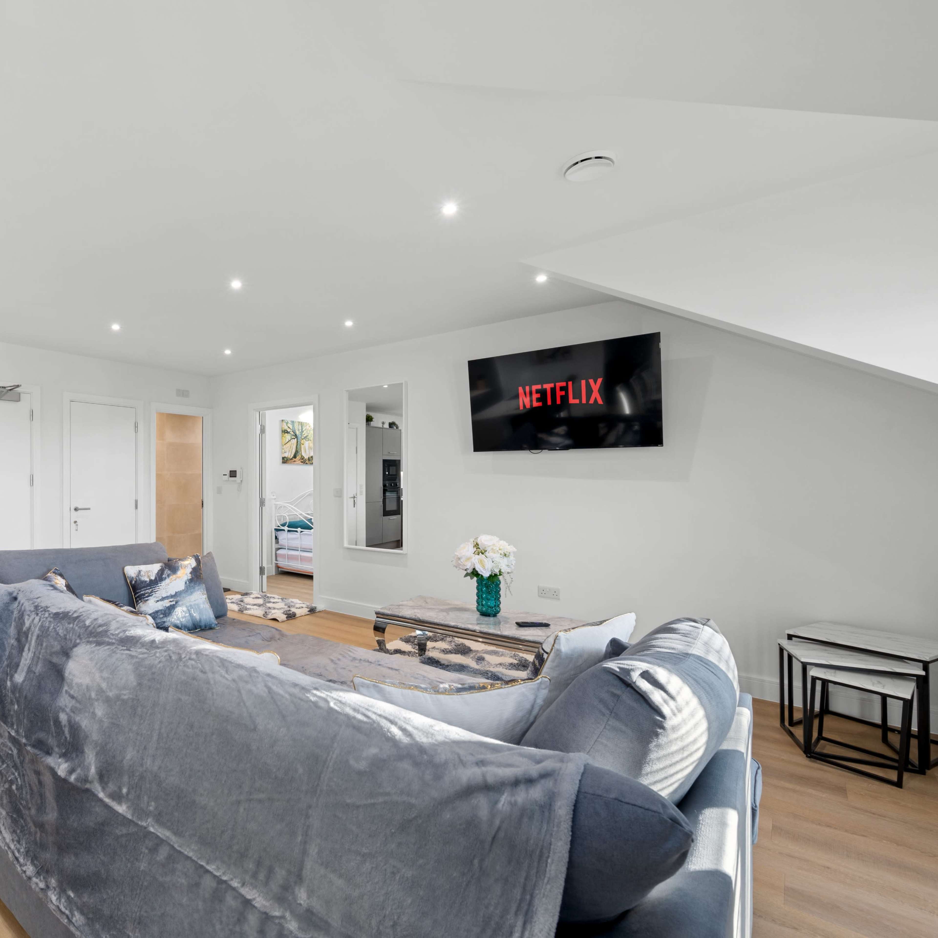 Penthouse with beautiful aesthetic views and amenities Image in Northern Moor, Manchester, England