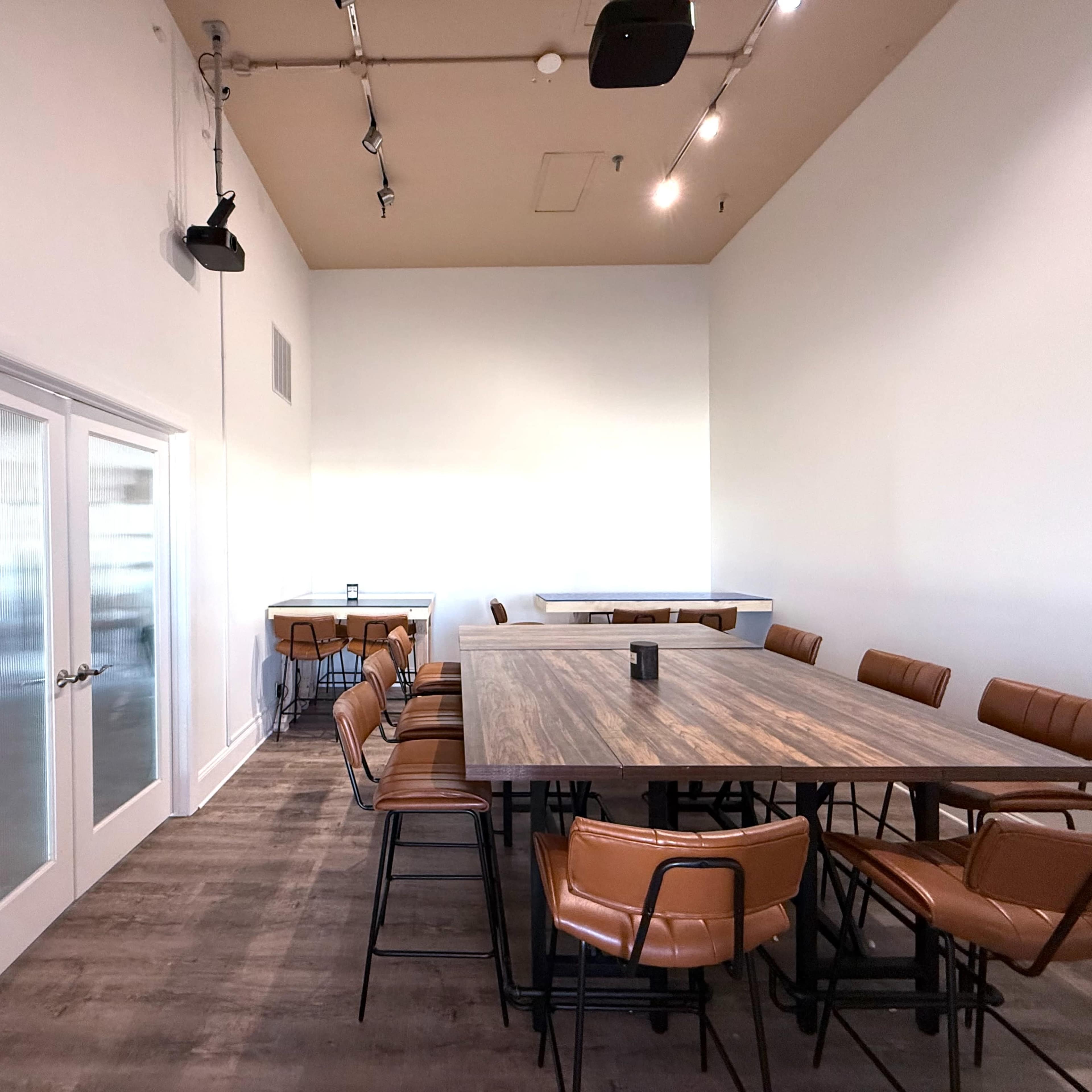 Meeting Space with High Ceilings Image in Industrial District, Seattle, WA
