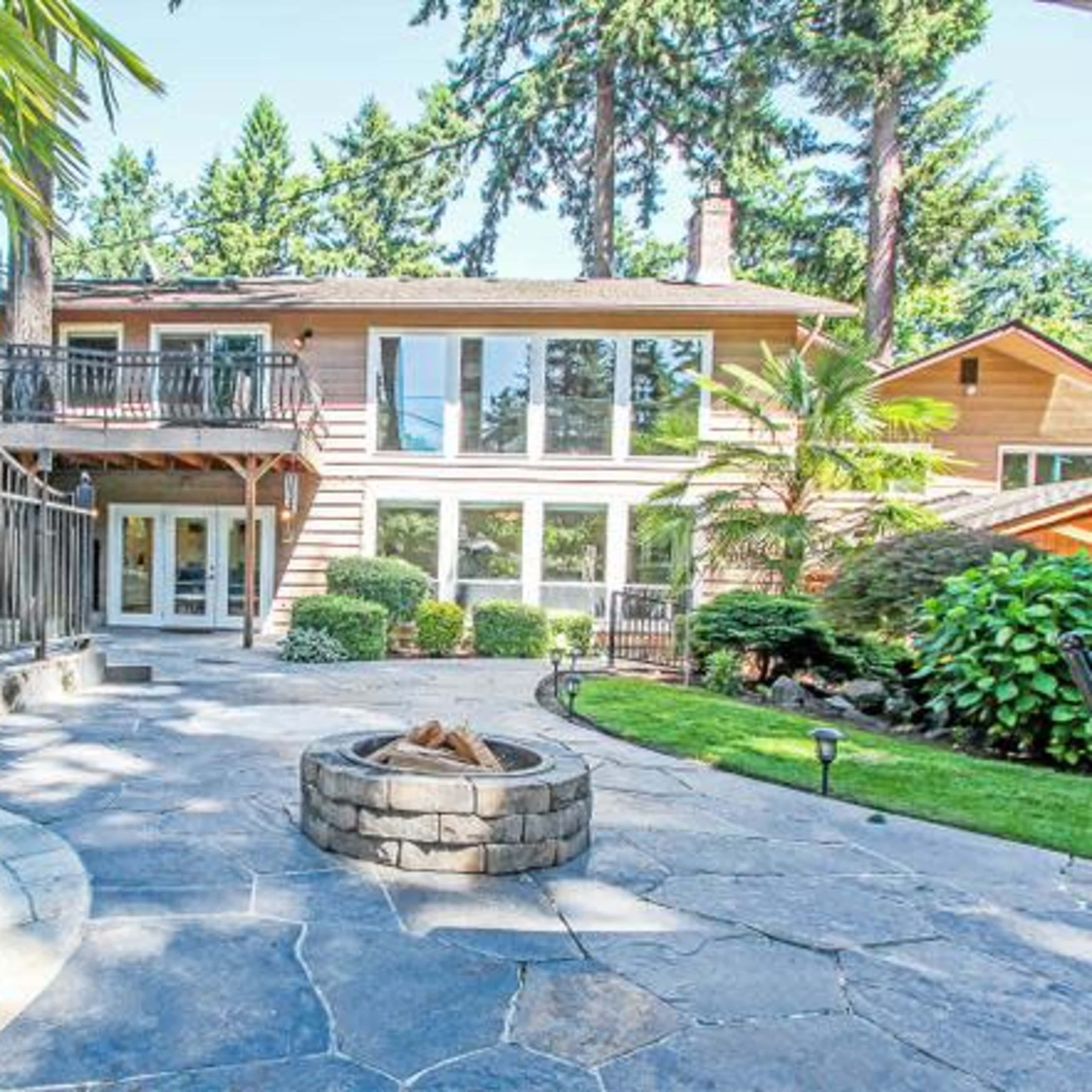Tranquil Garden and Pool Oasis Image in Vancouver Heights, Vancouver, WA