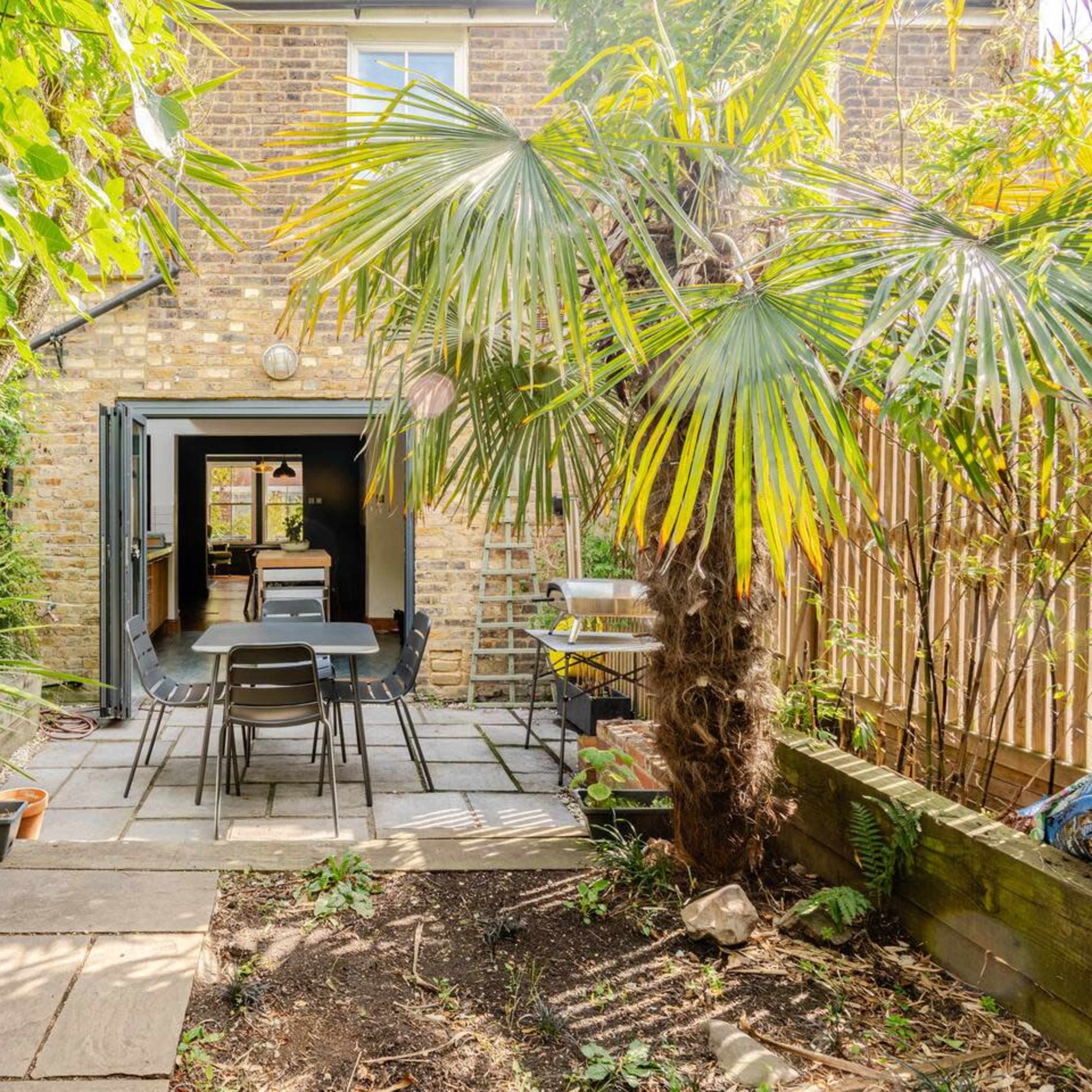 Beautiful house with lots of variety. Multiple set ups possible. Image in London, London, England