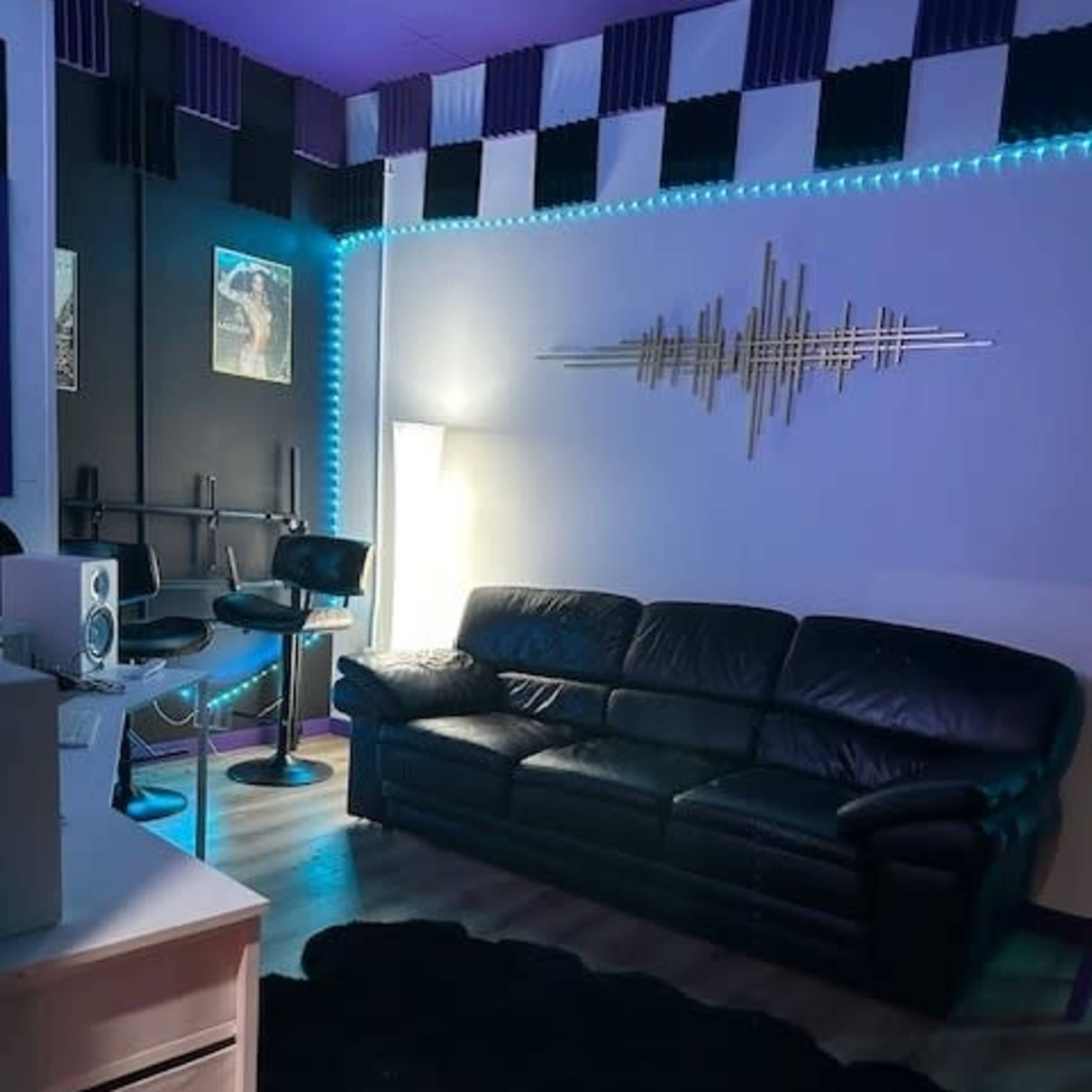 Limitless Studio and Event Center: Create Your Vision Image in Corona, Corona, CA