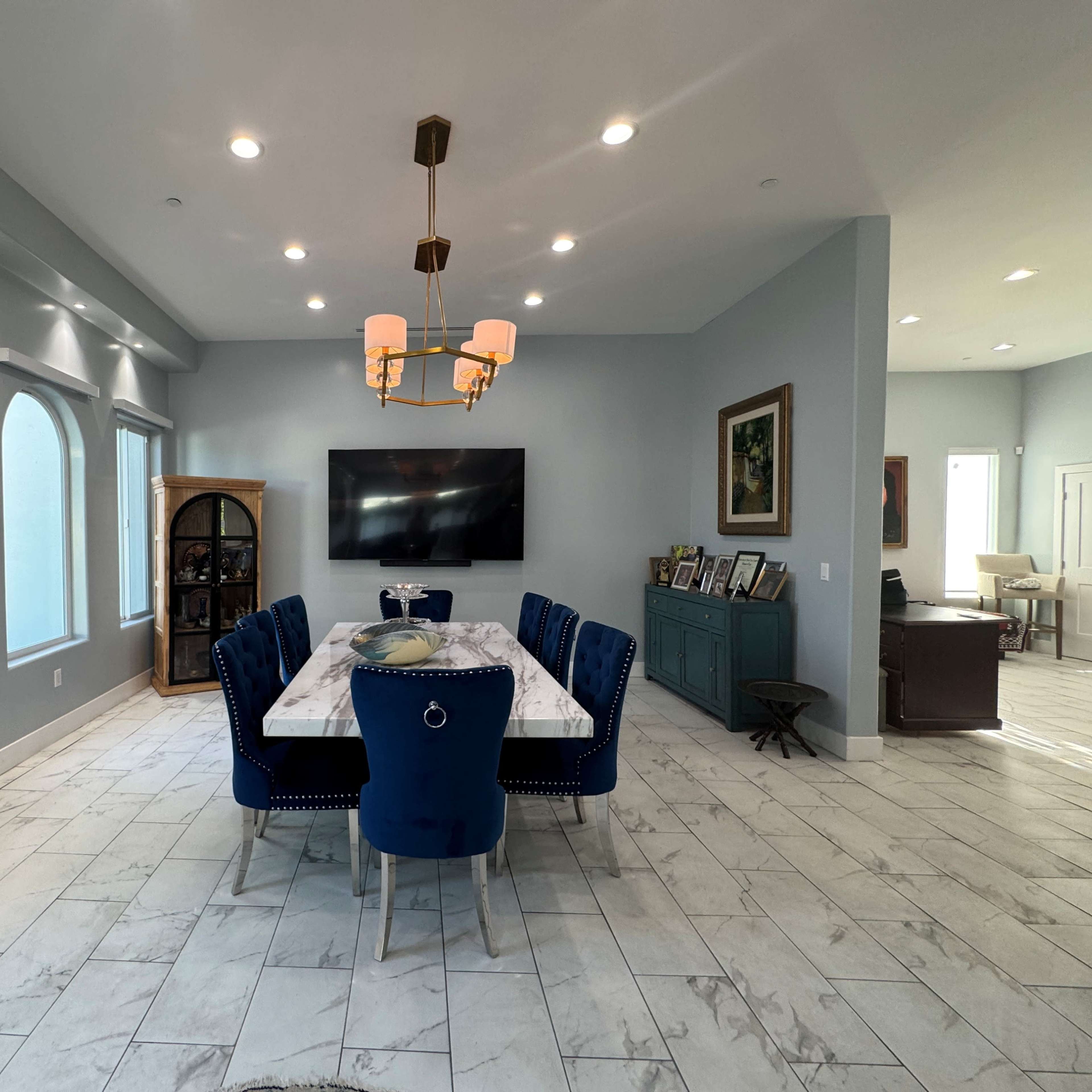 House for Production/Filming/Birthdays/Wedding/Bar Mitzvahs Image in Woodland Hills, Los Angeles, CA
