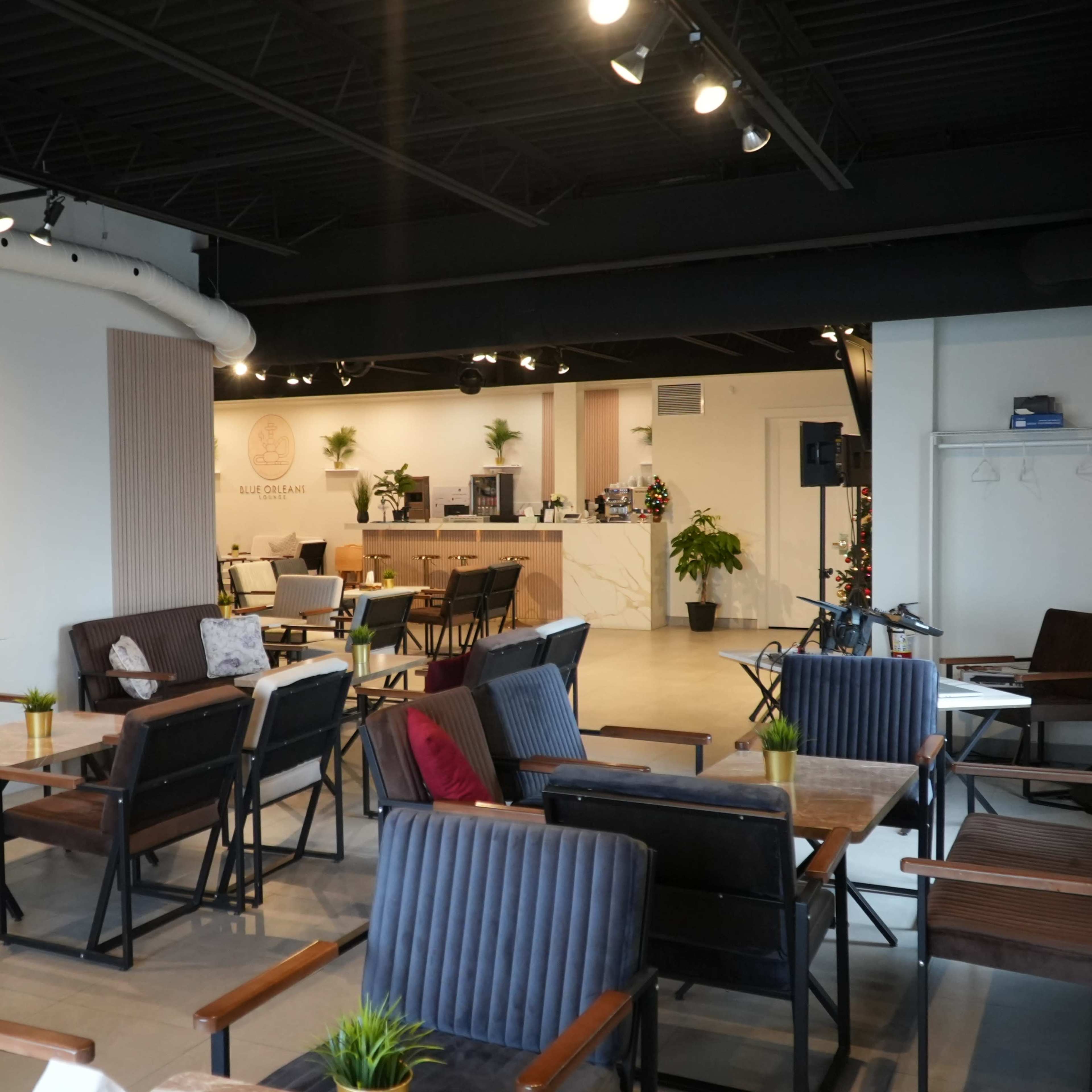 Spacious Cafe Lounge Image in Chapel Hill, Ottawa, ON