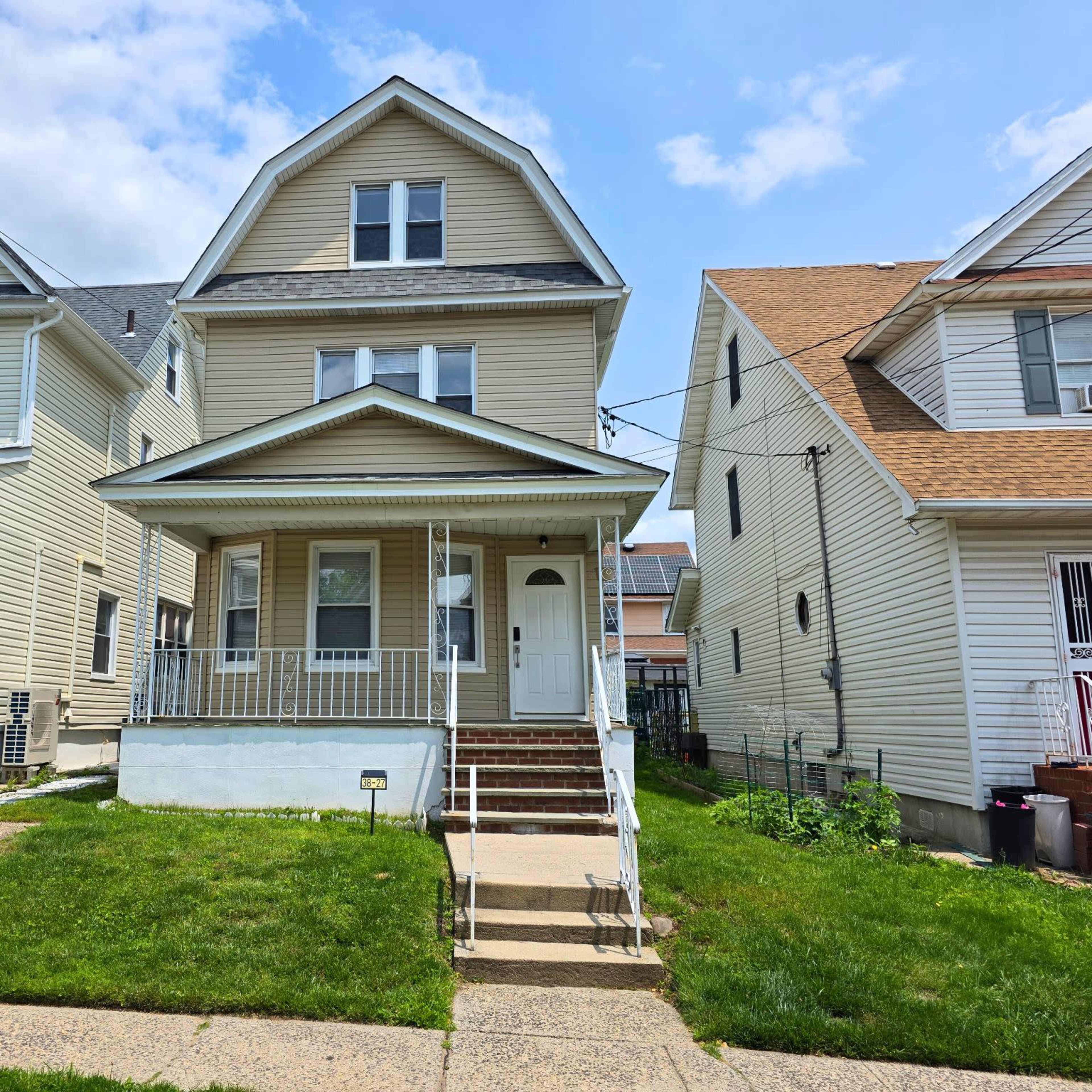 Smart Home Bayside Image in Bayside, Queens County, NY