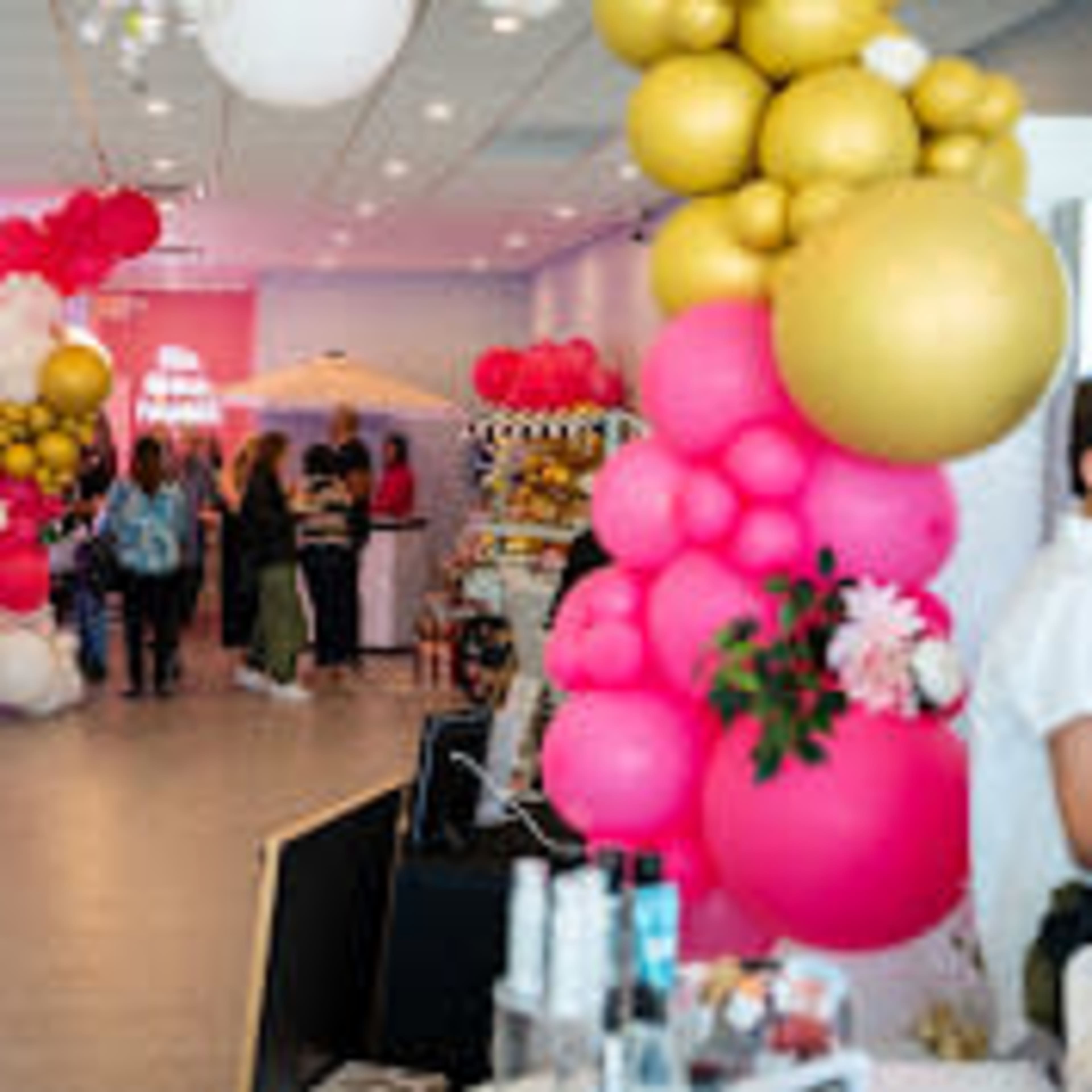 Chic Urban Beauty Studio with Modern Glam Vibes – Perfect for Events & Photoshoots Image in Orange Township, Lewis Center, OH