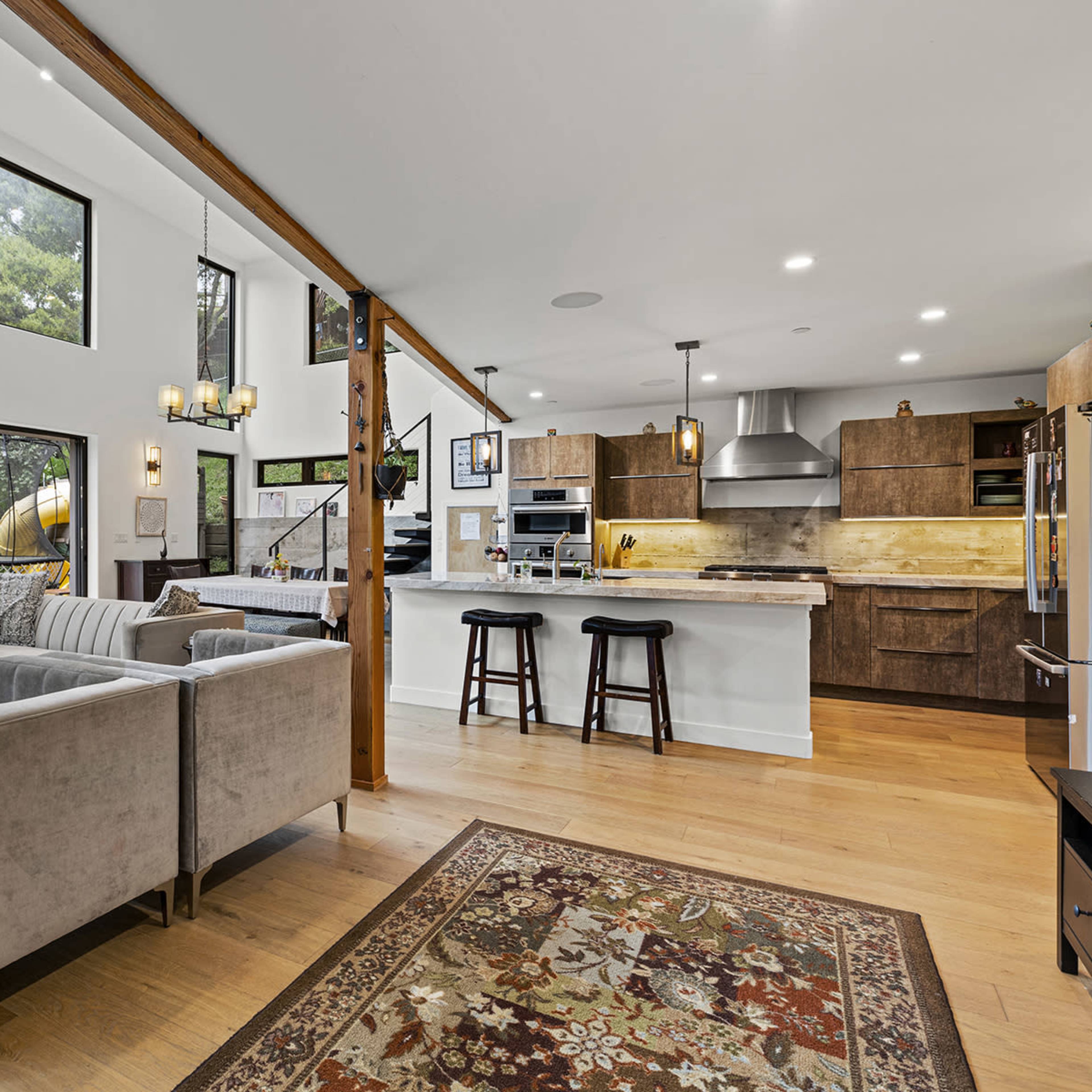 Modern 3100 sqft house with gorgeous grandroom & deck Image in Topanga, Topanga, CA