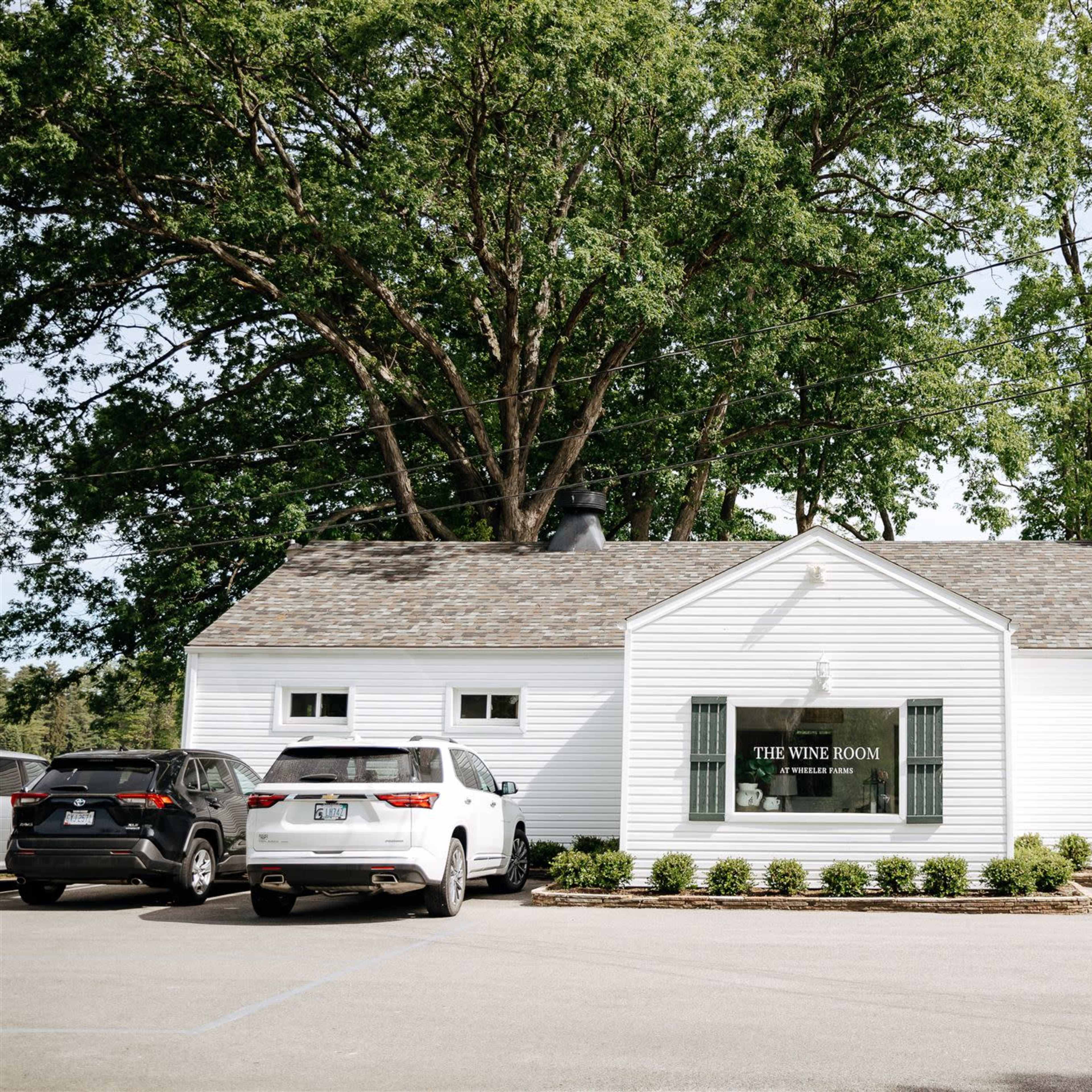 The Wine Room Image in Waterville Township, Whitehouse, OH