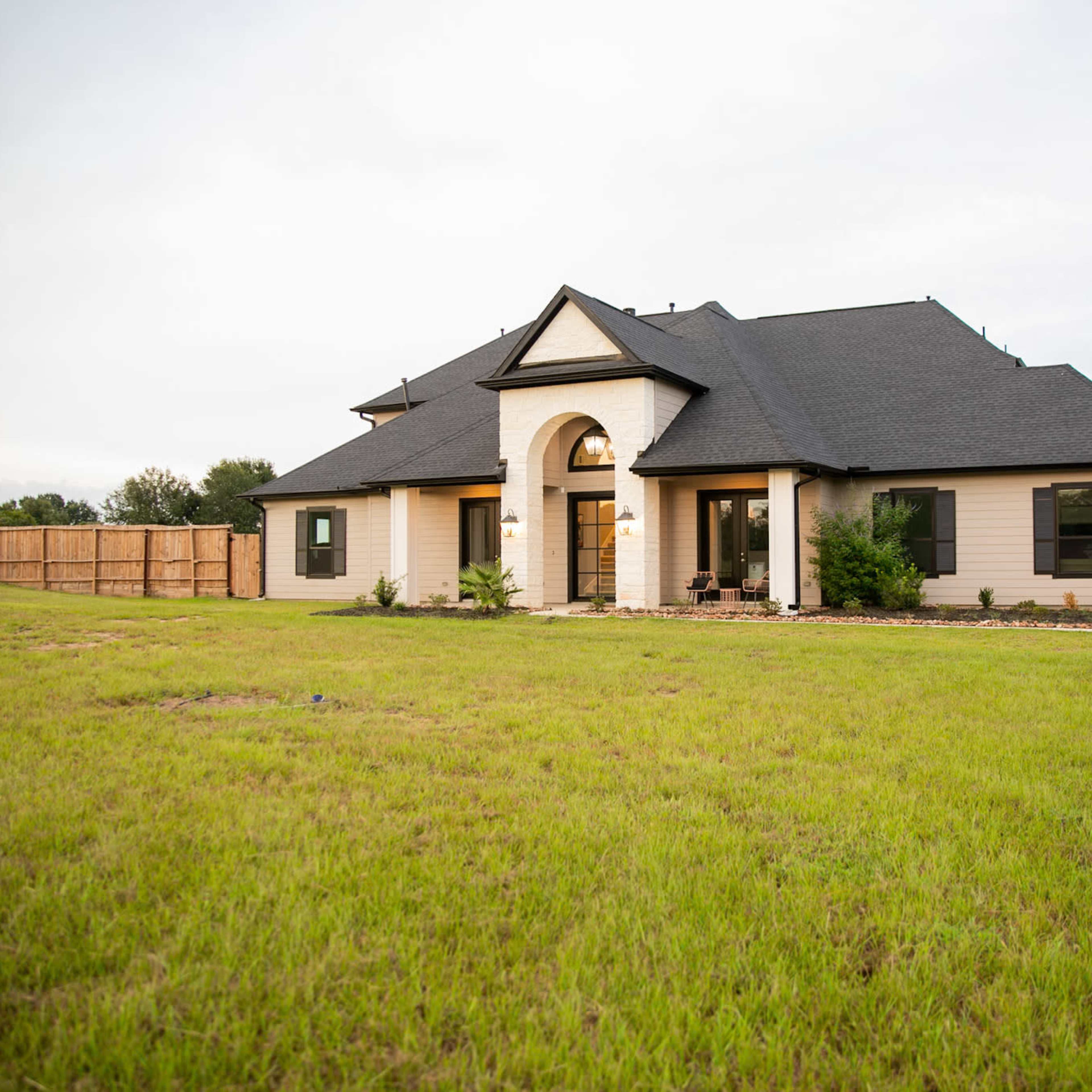 Luxury Country Home with Sunset View Image in Prairie View, Hempstead, TX